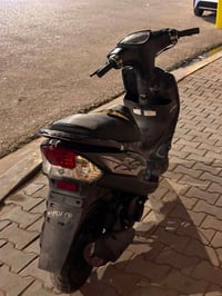 ماكس عدلة • ٤٩ • سلف