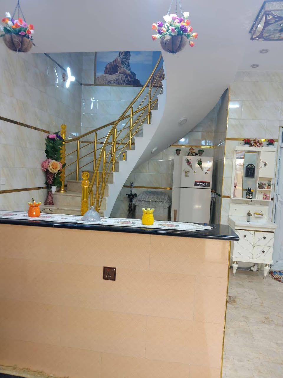 بيت( 100م) مربع 
بيت كامل مكمل اي نقص مابيه بناء حديث طابوك بلكامل 
تصميم يخبل داخل وخارج 
الطابق الارضي 
استقبال 
مطبخ 
حولي 
غرفة نوم 
حمام 
ترك 
الطابق الثاني بيه 3 غرف نوم (العنوان) الزعفرانية منطقة حجي جعفر *********** (السعر 180مليون ) وبيه مجال
