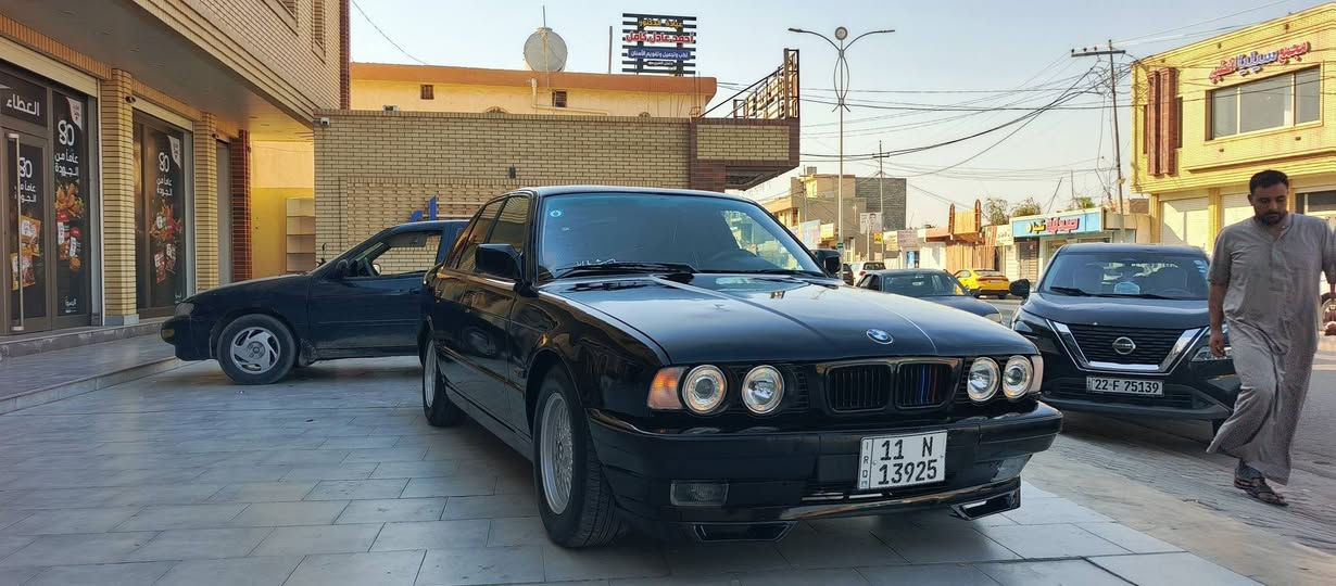 السلام عليكم بيم 525
موديل 91
كير ومكينه وصدر خير من الله 
صبغ جماليه بدون ضربه 
تخم تاير جديد 
رقم بغداد مشروع وطني تحويل مباشر 
بسمي 
السعر 55بيه مجال 
***********
***********
