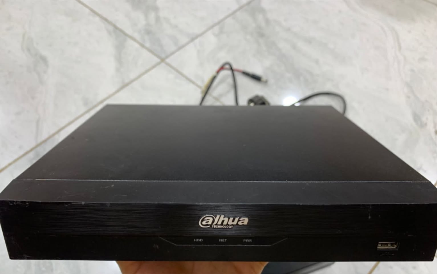 كاميرات دهوا ip عدد 3 5mp-4k
-جهاز nvr (هارد خزن )
-جهاز Switch power 
 - جهاز ubs
مستعملات قليل جدا مع كافة الملحقات 
السعر 375 
للاستفسار *********** - العنوان حلة
