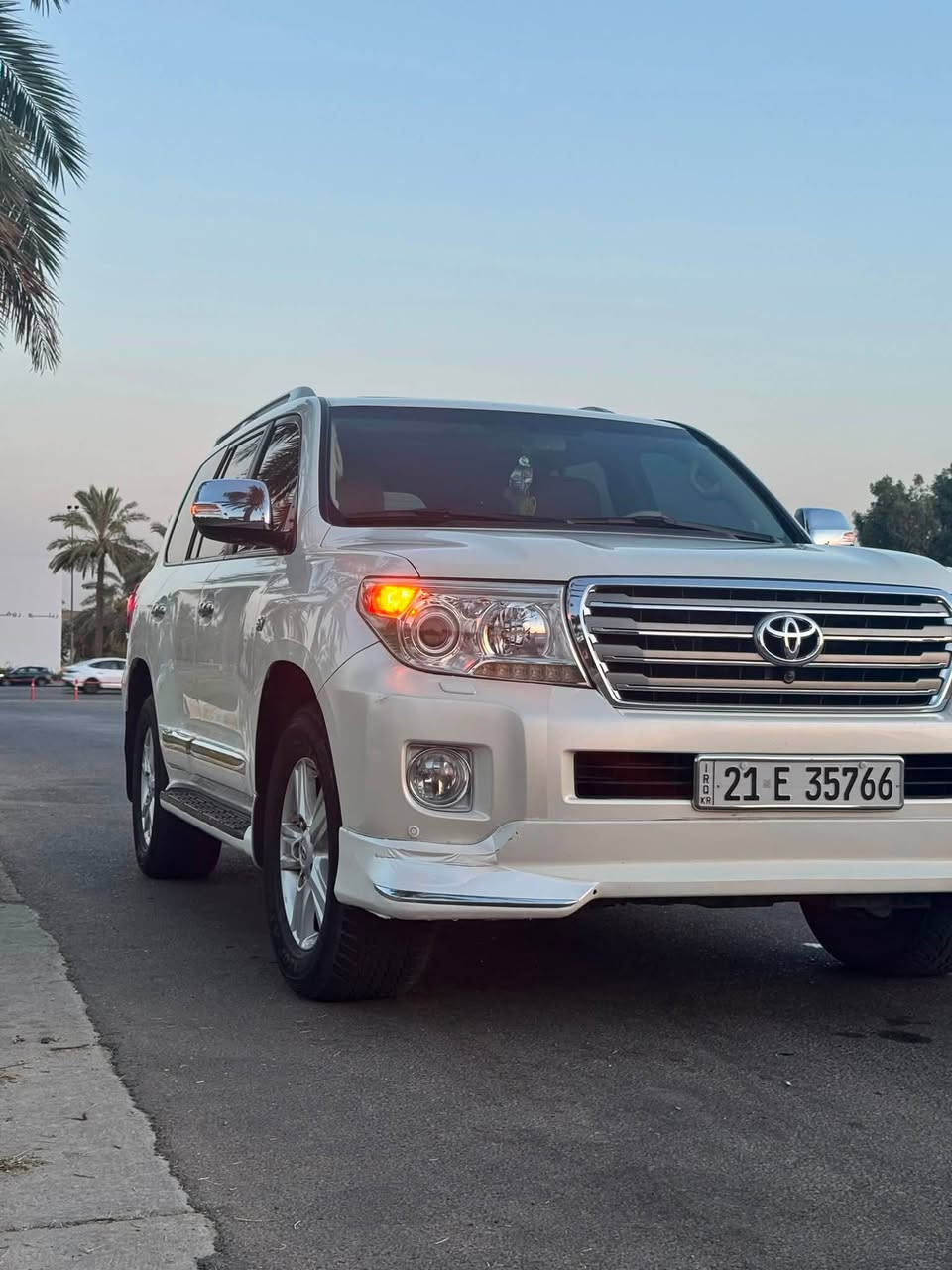 تويوتا لاندكروز VXR  2013
السيارة حلوة وما متعوبه بلخير ع ياخذها 
مضلله بيها باج تضليل من المرور 
المحرك:
8 سلندر 5.7
الممشى:
137 ألف كم
الحالة:
مكفولة كفالة عامة من الدعامية إلى الدعامية
بدون صبغ
بدون بارد
بدون رصعات
حتى الدعاميات بدون صبغ
 اللحية بدون صبغ
المواصفات (فول)
مواصفات لكزز معروفه
شاشة كبيرة لمس
حساسات
كاميرات
3 شاشات
فتحة سقف
مقاعد جلد
كار بلاي
شحن موبايل
8 إيرباق
تبريد مركزي
بصمة تشغيل
تشغيل عن بعد
ثلاجة
لايتات LED زينون
تحكمات ستيرن
فورويل
هوك
السيارة نظيفة جداً وتعتبر شبه زيرو
التايرات:
تخم تاير دنلوب الأصلي
المحرك والگير:
بشرط – غير مفتوح
السنوية:2030

 الاتصال:
***********
***********
