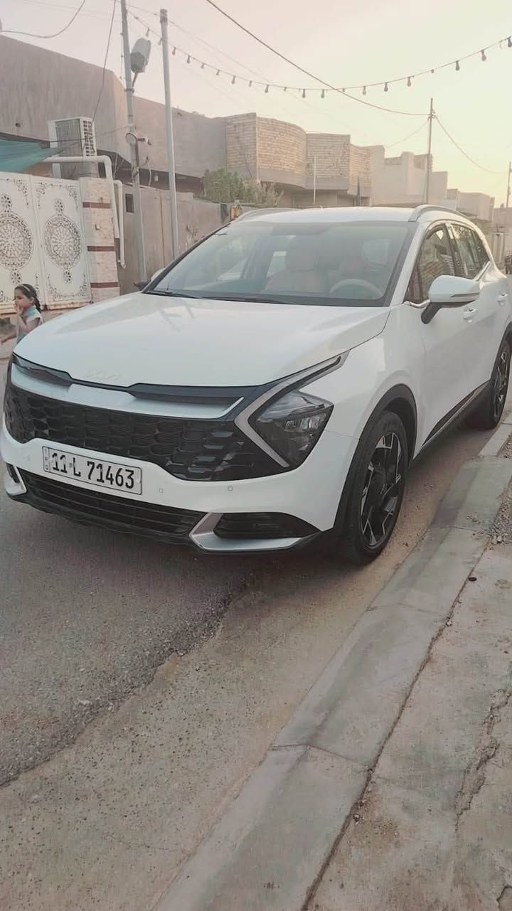 كيا سبورتج للبيع موديل 2024 خليجي ماشية 51 الف بعدها بريحه الشركة مكفوله كفاله عام بس بيها شبر بارد شوي مكانها كوت 

***********
