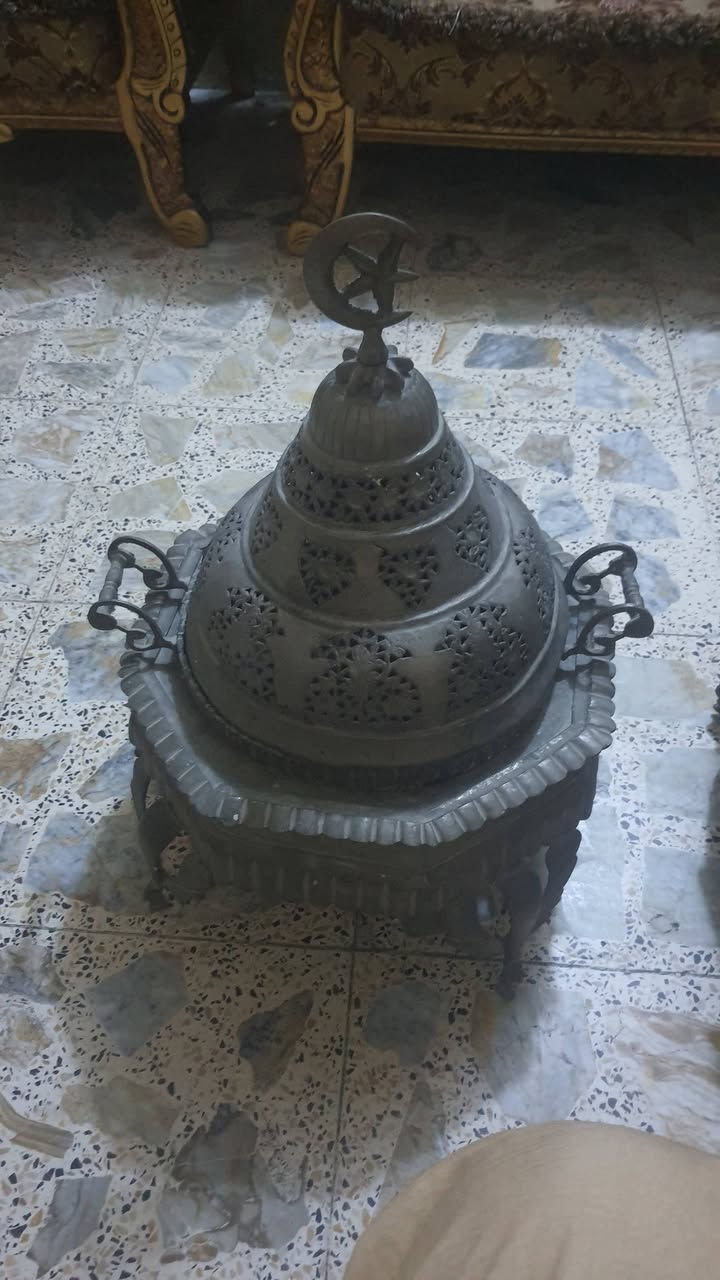 سلام عليكم ورحمة الله وبركاته  انتيكه مباخر عدد اثنين التواصل ***********ابو علي
