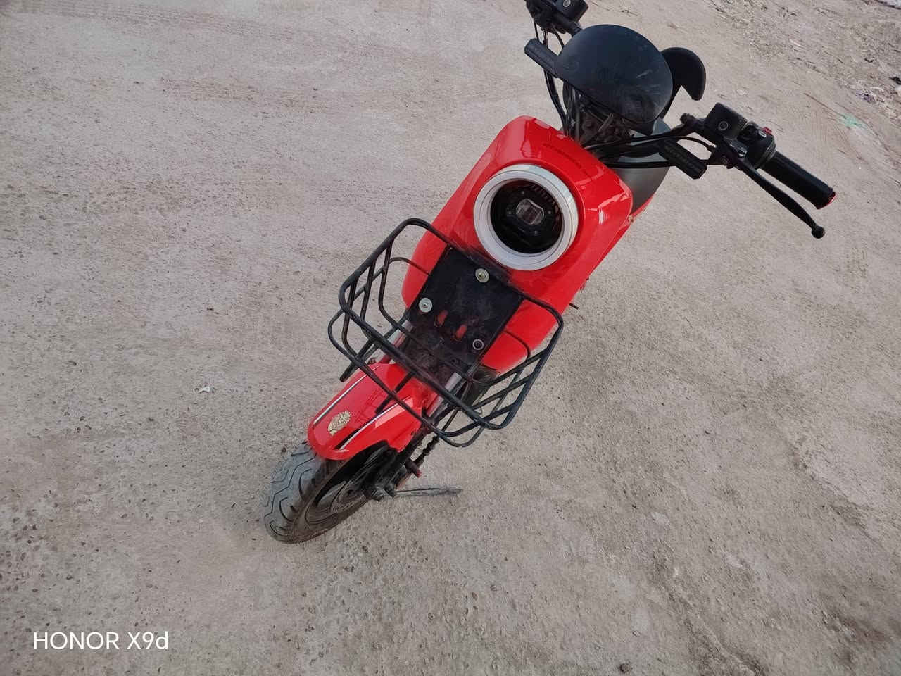 دراجة R9 شحن كهربائية 🔥 
🚲 الموديل: R9
🔴 اللون: أحمر
⚡ كهربائية بالكامل! من عدا الهورن غير شغال
🔋 بطاريات شحن جدد
💡 لايت أمامي قوي
💡 إشارات أمامية وخلفية
ستاند جانبي
كرسي جديد ومريح
شكل رياضي وحلو
تمشيك بالشحن الوحده 10 الئ 15 كيلو حسب وزن الراكب
السعر 275 وبيه مجال للطيبين
العنوان بغداد الدوره ابو دشير
للأتصال علئ هذا الرقم 👇
***********
