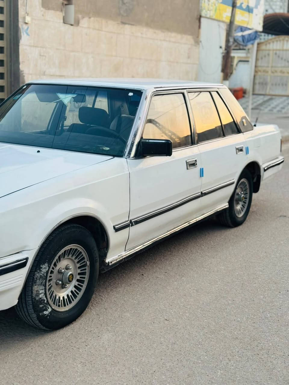 سلام عليكم 
سوبر موديل1986للبيع تبريد شغال رقم بغداد محرك ففيتي جديد بالباكيت سياره خير من الله جاهزه كهربائيات شغاله  تبريد ثلج تخم تاير 53 وبيه مجال
مكان سياره ديوانية @رقم الهاتف ***********
