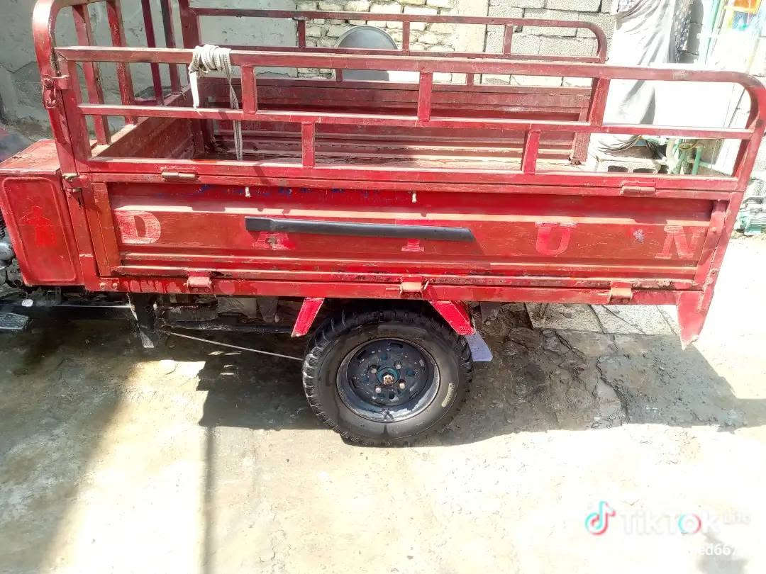 ستوته للبيع موديل 15 اوراقها سحب ماكيناتها 23 خير من الله ستوته نظيفه سعرها 850 وبيها مجال كاني مدينه الصدر حي طارق *********** عازلها بس باب

نص مكتوب في الصور:
- TikTok Lite
- @user2503207379ed667