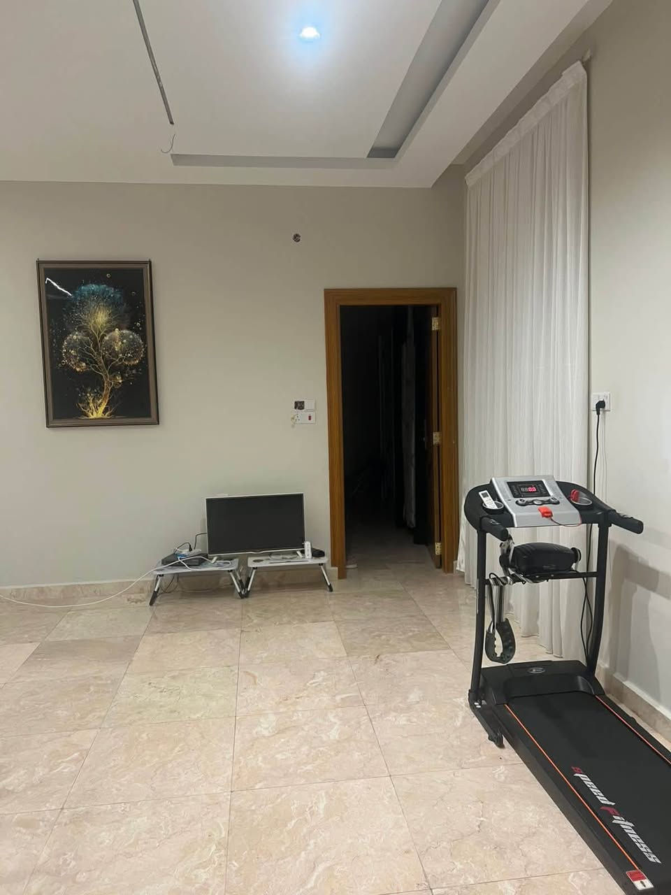 بيت للبيع في منطقه ‏ياسين خريبط قريب على شارع السناتر مساحة العقار 125 متر بواجهة 10 متر والنزال 12 ونص متر الطابق الأرضي يتكون من 
‏صالة واستقبال وكيل دور موزع وصحيات وغرفة منام 
‏الطابق الثاني يتكون 
‏غرفتين منام وصالة وصحي 
‏بالإضافة يحتوي على سطح عدد اثنين محكم بسيفه 
‏ البناء حديث جدا 
‏سعر البيع 300,000,000 مقابل للتفاوض 
‏علما أن الجنس العقار طابو لك صرف 
‏للاستفسار اكثر زورو موقعنا الكائن في محافظة البصرة 
‏كوت الحجاج مقابيل مطعم زرزور 
‏للاستفسار الاتصال على 
‏*********** ￼￼
