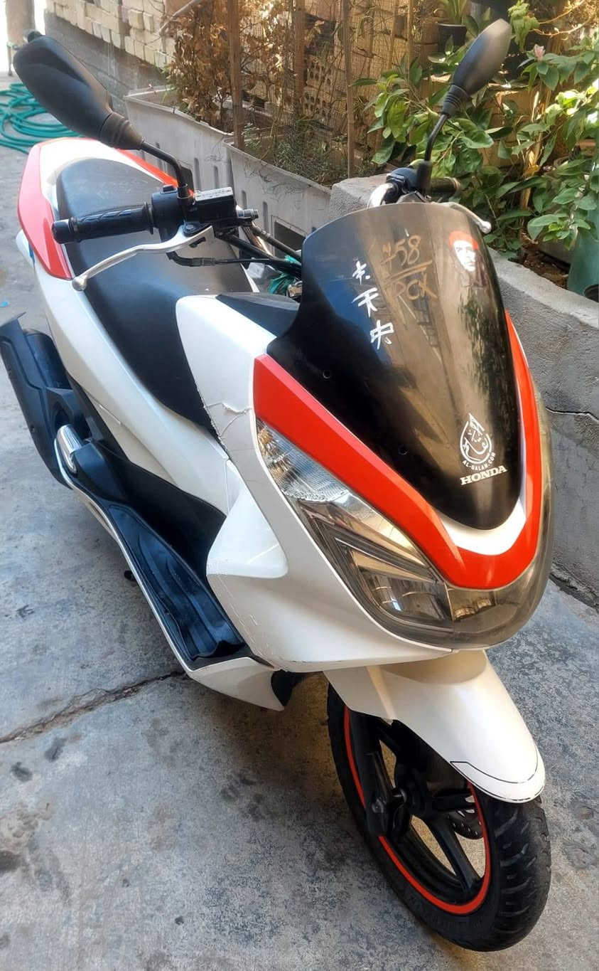 السلام عليكم دراجة PCX جيل ثاني ياباني كفاله عامه بدايه خيط تبخير مواصفات الدراجة حساس ازدحام استان كهربائي الكل شغاله حجم المحرك 150 الدراجة نظيفه الموقع بغداد ***********
