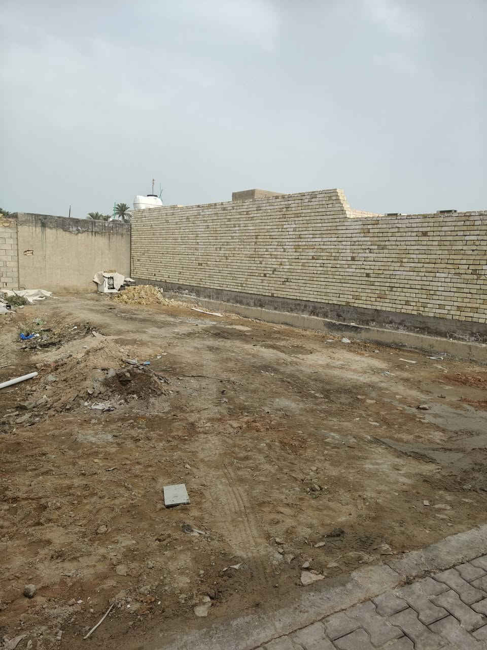 السلام عليكم
البيع عرصه 100 
متر طابو زراعي 
مكان حيره حي صقر 
الاستفسار على هذا الرقم 
***********
