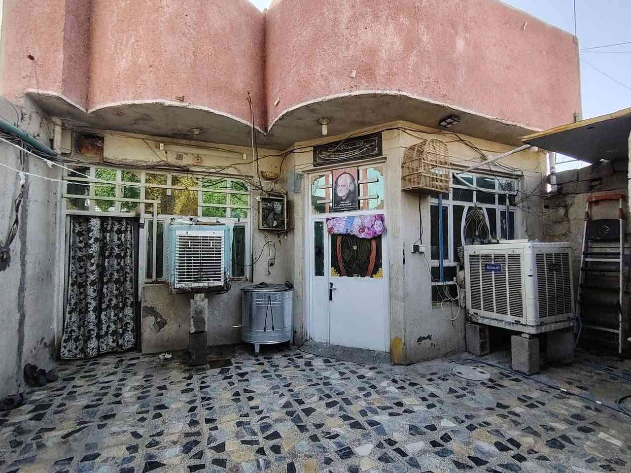 السلام عليكم بيت للبيع في منطقة المعامل بستان سامي قرب حسينيه زينب الكبرى يتكون من استقبال 2 غرف وصالة ومطبخ وصحيات يتوفر خطين مي وخطين كهرباء مع السحب منظومة كامرات مراقبه + بلازمة مساحة البيت 170 متر بيت ركن البيت كامل
للتواصل ع رقم ***********
*********** متوازي ع بيع والشراي أهلا وسهلا
السلام عليكم بيت للبيع في منطقة المعامل بستان سامي قرب حسينيه زينب الكبرى يتكون من استقبال 2 غرف وصالة ومطبخ وصحيات يتوفر خطين مي وخطين كهرباء مع السحب منظومة كامرات مراقبه + بلازمة مساحة البيت 170 متر بيت ركن البيت كامل
