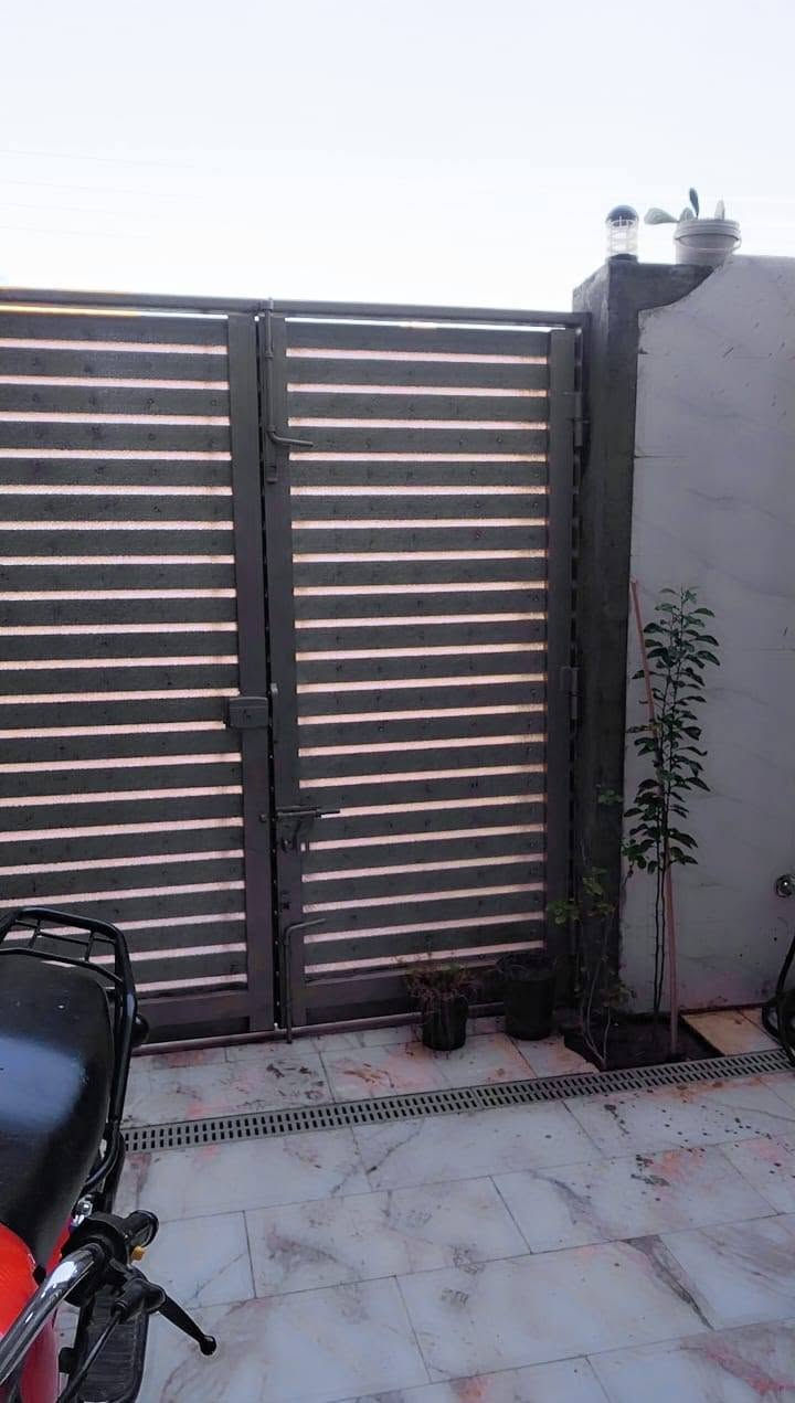 ١٠٠م • طابقين • ٢ غرف