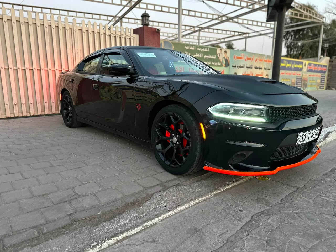 السلام عليكم جارجر موديل 2018 SXT
مواصفات عاديه تشغيل عن بعد شاشه چبيره كشنات جلد السيارة محدثه جي تي مكينه 6 سلندر 3600 جاهزه من كل النواحي حادثهه حرك بل
بجم يعني المحرك محترگ  بدون اي ظربه بسمي
تحويل مباشر مكينه وكير وصدر كله جديد السعر (148$) ورقه استفسار
(***********) عنواني بغداد البنوگ
