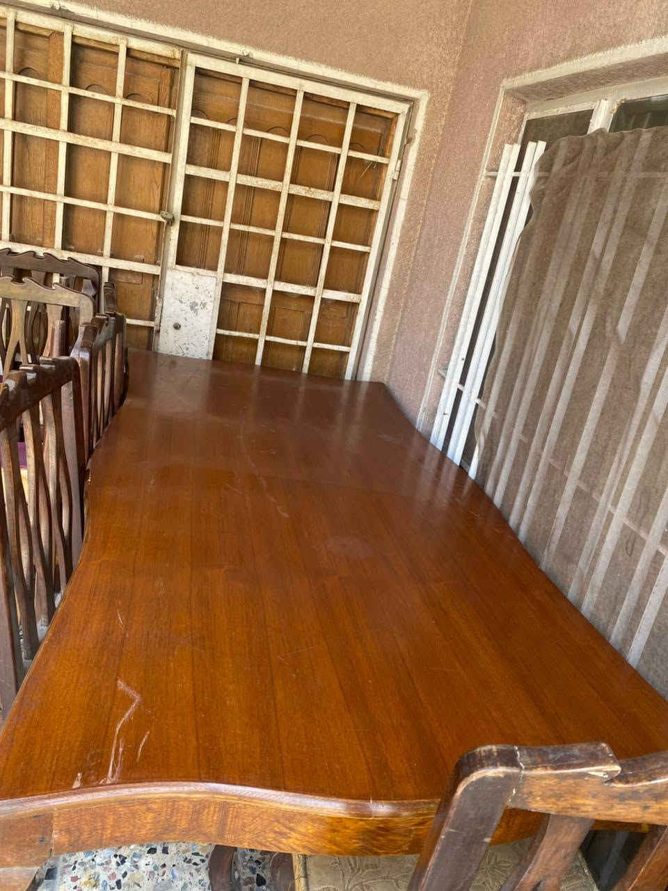 سلام عليكم ميز للبيع خشب صاج اصلي العرض متر والطول مترين و8كراسي
التواصل على رقم ***********
بي واتساب
