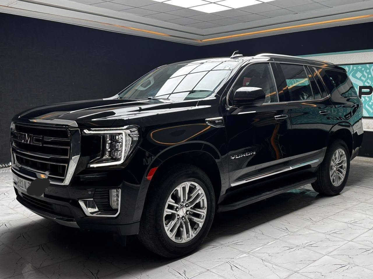 يوكن 2024 GMC.                                                            وارد خليجي ماشية 13 ألف كيلو متر اخت الزيروا مكفولة كفالة عامة عليها ppf حماية ضمان 10 سنوات ب2000$ يعني 20 ورقة رقم بغداد حرة مواصفات SLT محرك 5300 المرغوب 8  سلندر السعر  وباقي التفاصيل الاتصال على الرقم التالي *********** مكان السيارة كربلاء
