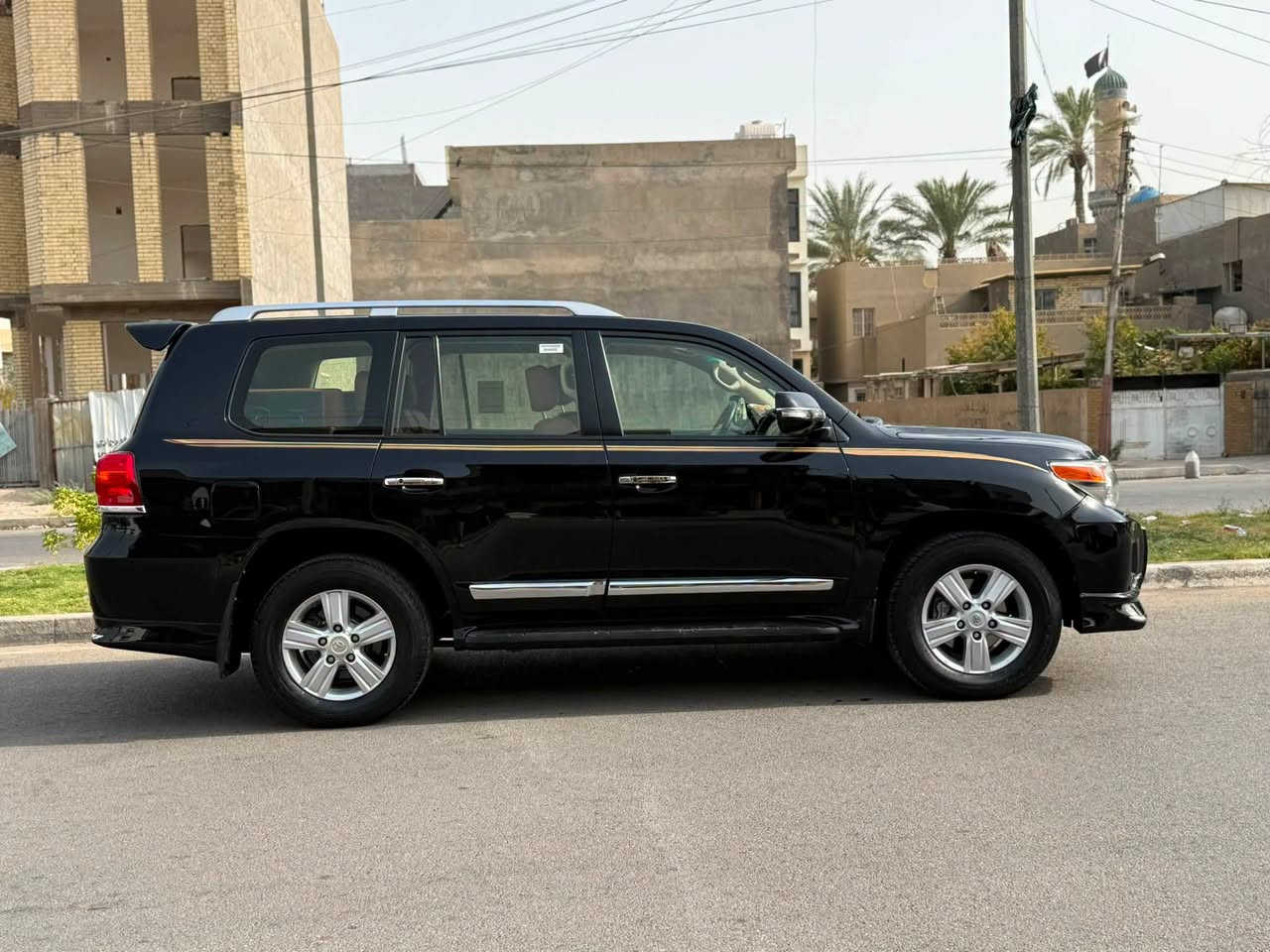 السلام عليكم
لاندكروز VXR 2015 فول الفول مواصفات لكزس
محرك 8 سلندر 4600 سياره جاهزه وجديده
بيها فقط ربع باب خلفي ايمن صبغ والباقي كفاله
العنوان بغداد السيديه
السعر 365$
للاستفسار ***********
