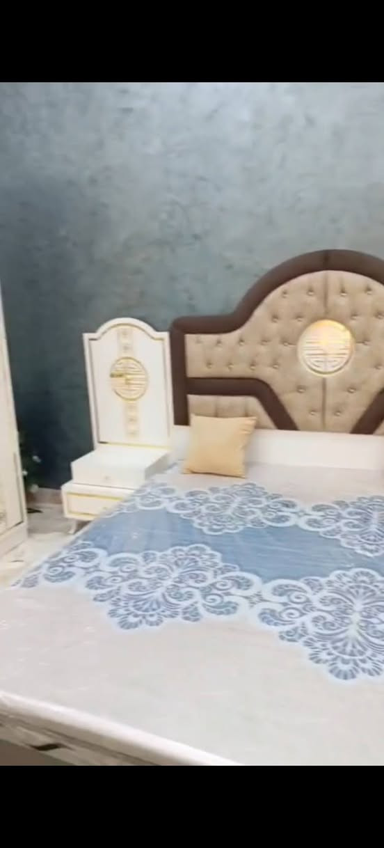 غرفه للبيع
استعمال قليل وبعدها جديده
السعر 750 وبيها مجال
وياها دوشك نفرين
العنوان// التحرير خلف المعهد التقني 
***********
