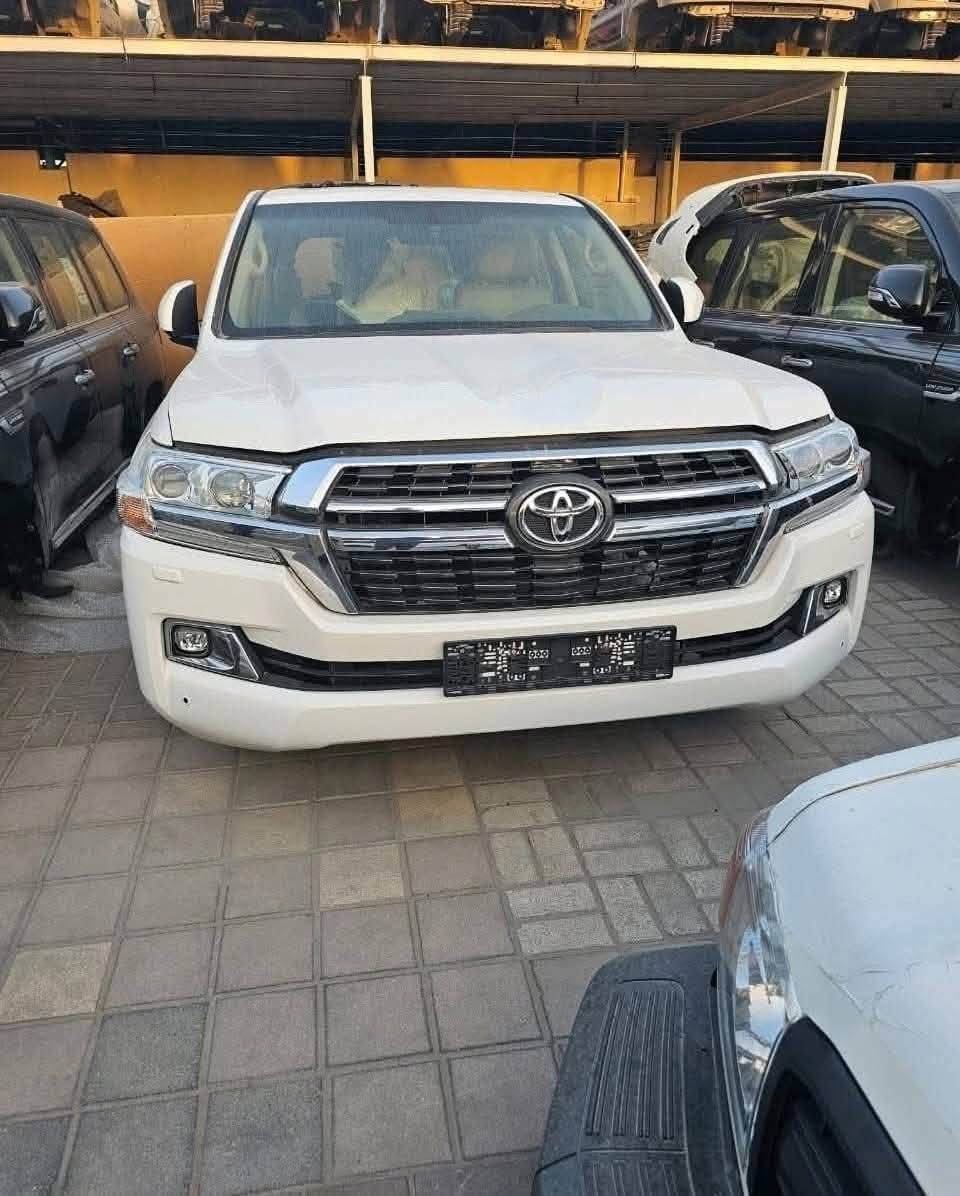 تعلن شركه بوابه الخليج 
عن وصول مواد جديده وتفصيخ
لجميع سيارات اليابانيه الحديثه 
***********
بغداد
