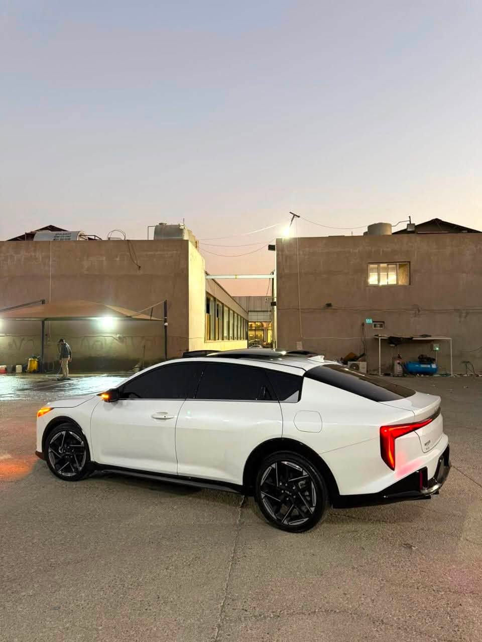 مكانها اربيل 
حادثها فقط جاملغ و باب  صبغ
الايرباكات سليمة 
دواخلها سليمة 

واتساب و كورك ***********
 
💰 السعر:  180$  ومجال قليل 
كاتي تترقم شمالي

   كيا   K4  2025 GT line

✅ المواصفات :
📅 الموديل: 2025
🌍 الوارد: امريكي
🛣️ الممشى: 5  / الف
⚙️ المحرك: – 4 سلندر 2000
• إنارة LED أمامية وخلفية
• حساسات خلفية
• كاميرا رجوع عالية الدقة
• مرايا كهربائية قابلة للطي
• شبك أمامي عصري وخطوط انسيابية

• شاشة وسطية عملاقة تعمل باللمس
• شاشة عدادات رقمية
• دعم Apple CarPlay & Android Auto
• ستيرنغ جلد متعدد الوظائف
• تشغيل بصمة
• دخول ذكي بدون مفتاح
• مكيف أوتوماتيك بارد جداً
• منافذ USB أمامية وخلفية
• كبح تلقائي للطوارئ AEB
• نظام البقاء داخل المسار
