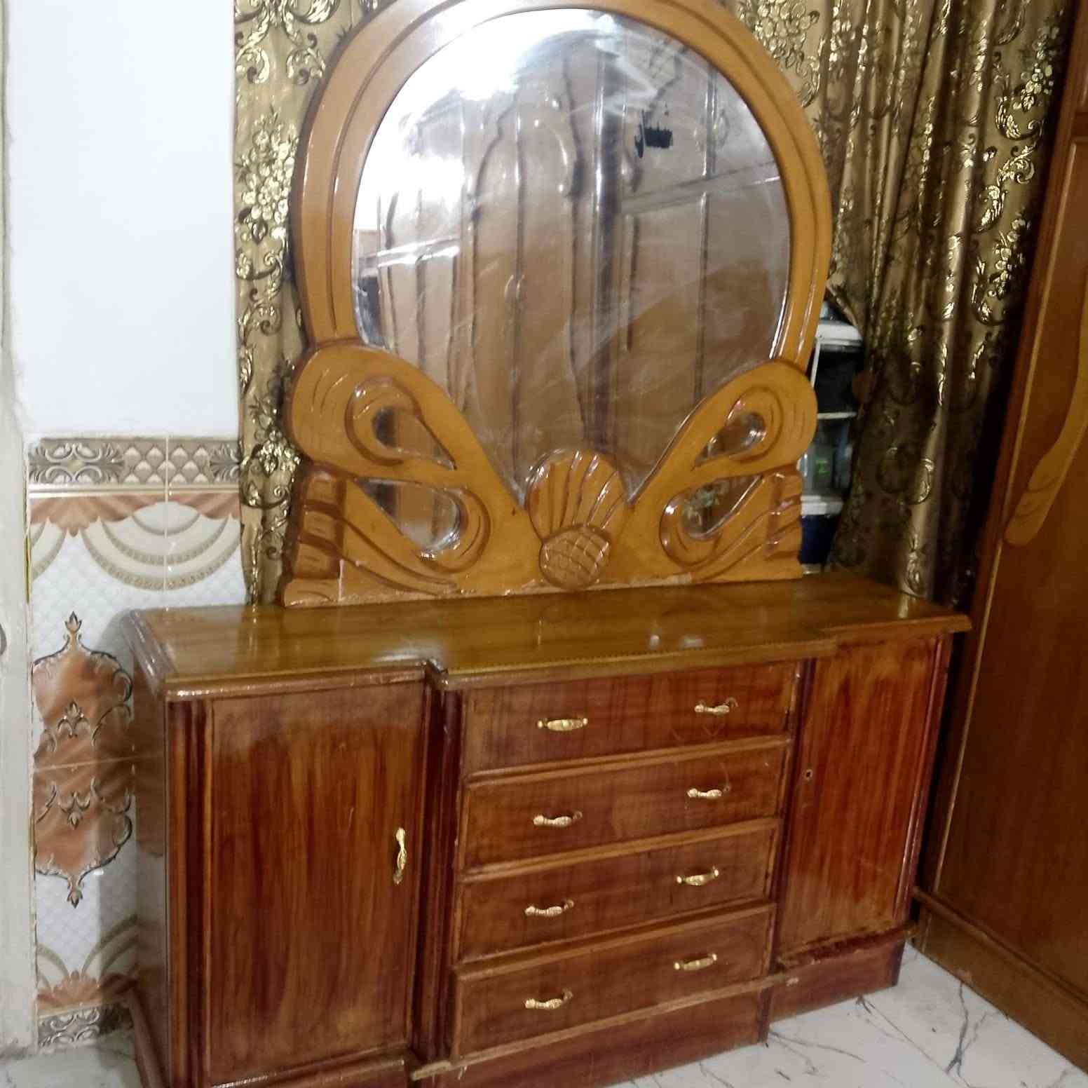غرفة للبيع صاج ٦ملحق خشبهه حطاطة كاملة نضيفه مابيهه اي نقص مكان بغداد ابوغريب الشهداء لسعر 400بيهه مجال تصل ***********بي واتساب
