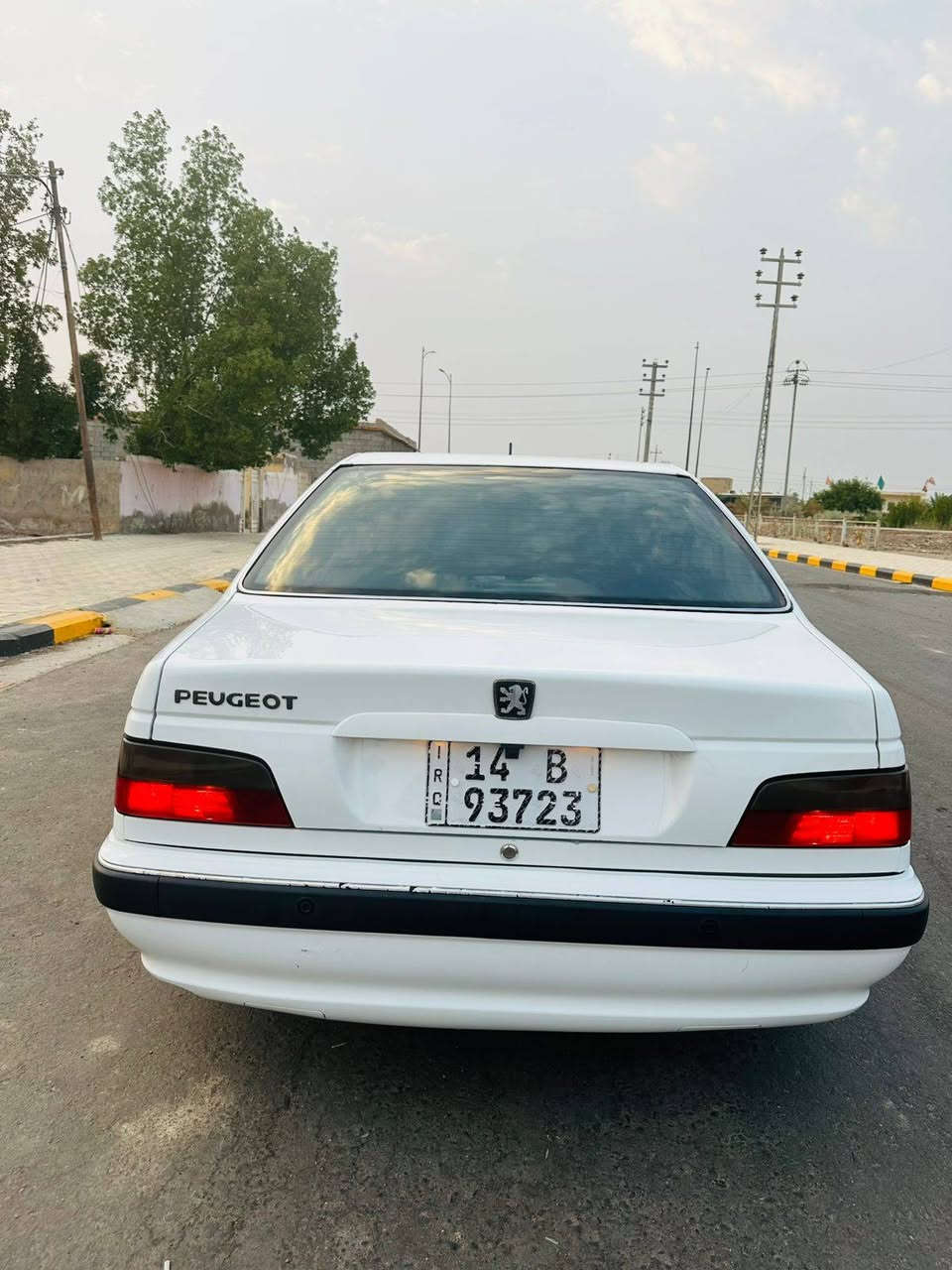 بيجو بارس للبيع موديل 24 طالعه بال25 سياره حره تحويل ثاني يوم السياره على وضع الشركه سبير مالهه مانازل ماشيه ٤١ الف حقيقي السياره كفاله عامه من الشخط مكينه وكير تبريد تخم تاير سنويه لل٣١ السعر74 وبيه مجال للشراي مكاني ميسان العماره رقم الهاتف ***********
