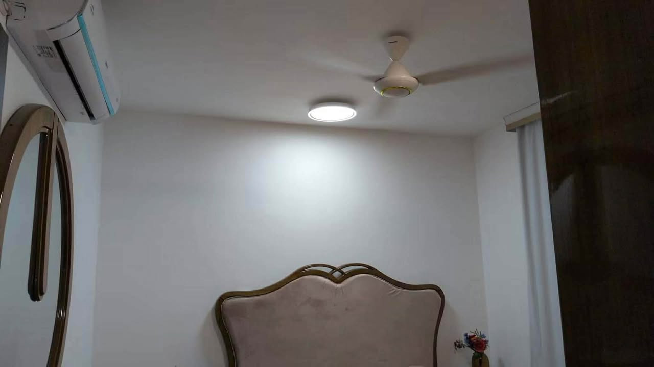 🏡 للإيجار – بيت مؤثثة بالكامل في أبو غرق / مجمع الكوثر السكني
📍 الموقع: أبو غرق – مجمع الكوثر السكني

✨ مواصفات البيت:

✅ المساحة: 150 متر مربع.

✅ طابقان.

✅ مؤثثة بالكامل بأثاث راقٍ وحديث.

✅ جميع الغرف مجهزة بمكيفات (سبلت).

✅ جاهزة للسكن مباشرة.

🏠 الطابق الأرضي:

✅ غرفة نوم مؤثثة بأثاث جديد من الصاج.

✅ صالة واسعة ومؤثثة.

✅ كريدور.

✅ مطبخ حديث مجهز بالكامل، ويحتوي على جميع الأجهزة الكهربائية والأدوات المنزلية، منها غسالة صحون، قلاية هوائية، أجهزة وأدوات طبخ متنوعة، قدور، طاوات، صوانٍ، وجميع مستلزمات المطبخ بنوعيات ممتازة.

✅ مجمع صحيات.

✅ كراج سيارة.

🏠 الطابق الثاني:

✅ غرفتا نوم مؤثثتان.

✅ كريدور.

✅ مخزن.

✅ مجمع صحيات.

✨ مميزات إضافية:

✅ صالة (هول) مؤثثة بالكامل مع سفرة طعام وسجاد.

✅ تبريد وتدفئة.

✅ منزل متكامل ولا يحتاج المستأجر إلى أي تجهيزات إضافية.

💰 للاستفسار ومعرفة تفاصيل الإيجار، يرجى التواصل ممعنا

☎***********/☎️***********

📍 عنوان المكتب:

الحلة، حي المعلمين، شارع مستشفى طيبة، مجاور حسينية موسى الكاظم.
