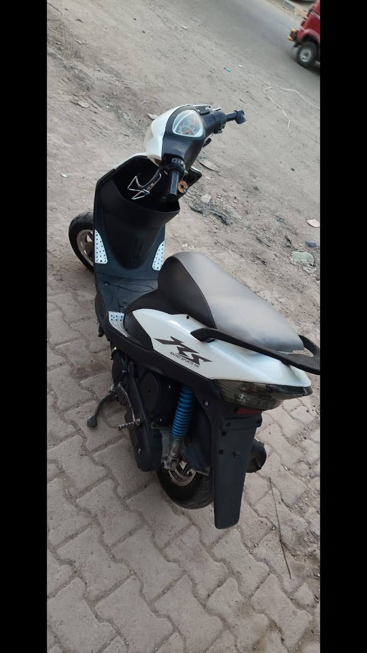 ماكس عدله للبيع
سلف هندر  
مكينه ممفتوحه جيب وياك فيتر وافحص
شرط الشلعه والمعدل 
كهربائيات كله شغال 
سعر500وبيها مجال حك الجيه
***********
موجود بس وتساب
