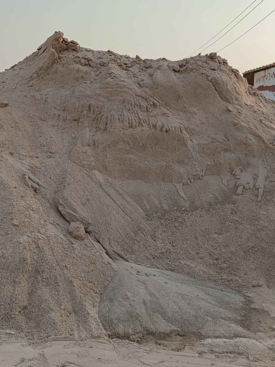 سكلة مواد بناء 
يتوفر جميع مواد البناء وبأسعار مناسبه  ملاحظه هاي الاسعار كلها واصل للبيت 
سبيس جلمود رمل الزبير رمل اسود حصو 
سعر السكس السبيس حمل فول  225 
سعر سكس الجلمود حمل فوول شرط 275
سعر سكس حصو حمل فول 350
سعر سكس رمل الزبير حمل فول 300
سعر سكس رمل اسود حمل فول 225 
هاي بالنسبه السعر السكس    بالنسبه السعر التريله ذرعتها 35 متر
سعر اتريله رمل اسود حمل فول 350 سعر التريله
سعر اتريله حمل فول رمل الزبير 450 سعر التريله 
سعر التريله حصو حمل فول 550 سعر التريله 
سعر التريله سبيس حمل فول 375 سعر التريله 
بالنسبه اسعار التك 
سعر التك رمل 125 حمل فول 
سعر التك حصو 175 حمل فول 
سعر تك سبيس 125 حمل فول 
هاي الاسعار كلها واصل الباب البيت وحمل فول واي استفسار اتصل بالرقم ‏‪***********‬‏
