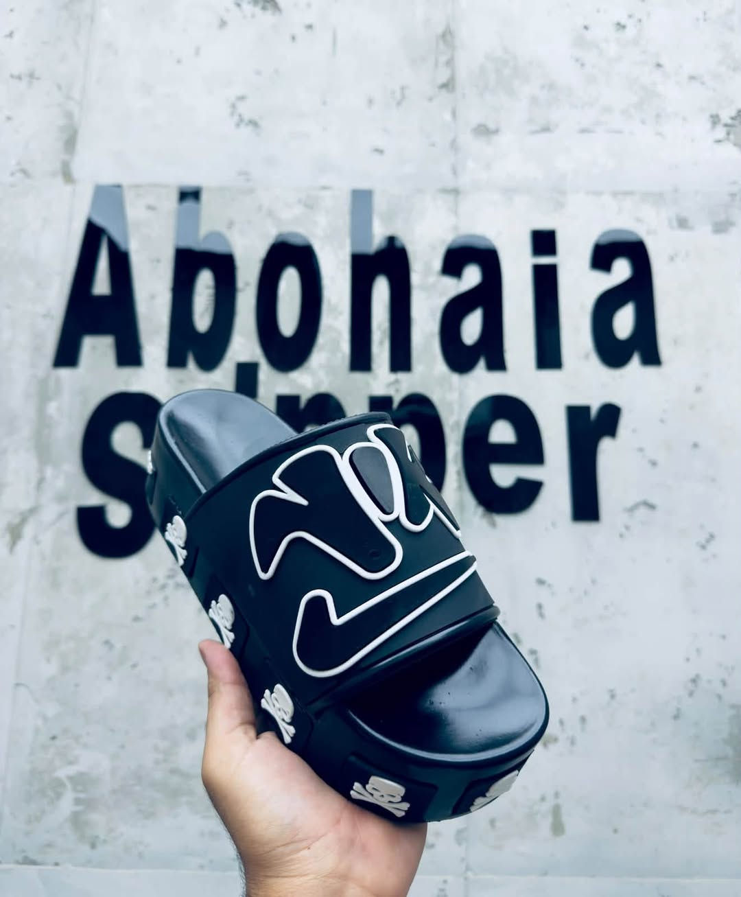 متوفر جمله ومفرد الحجز واتساب ***********

نص مكتوب في الصور:
- Abohaia slipper
- Abohaia stopper