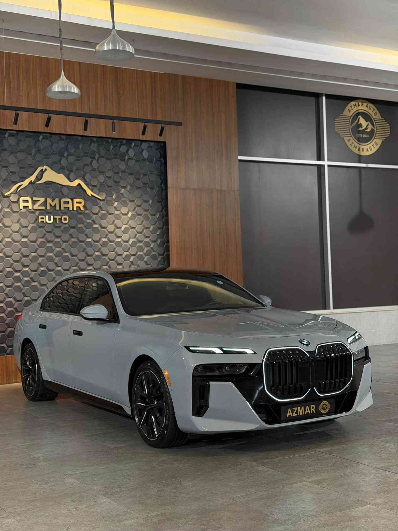 740i M • ٢٠٢٥ • ١٤٠٠٠ كم