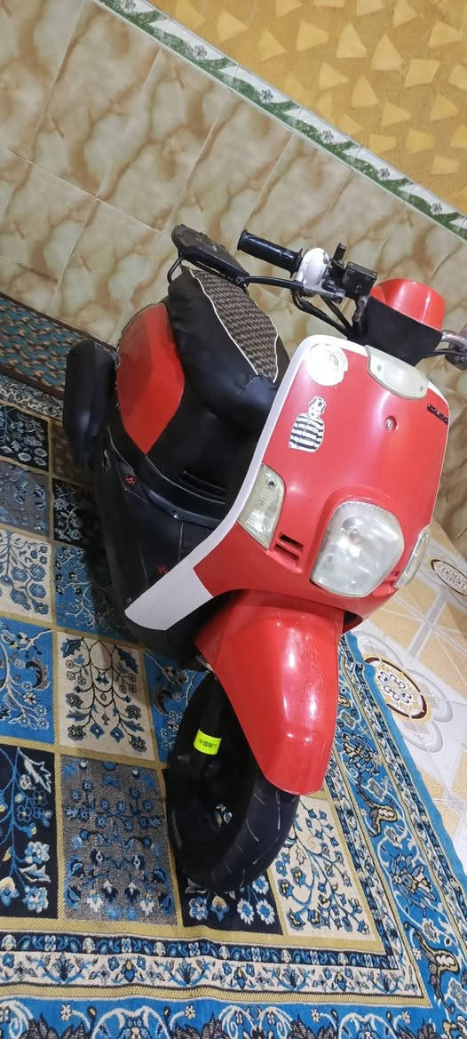 سلام عليكم دراجه ماكس بوليسي نوزل دراجه رمنبه  كهربائيه فول اشاير هورن سكن عالي ناصي دراجه احله من الصوره شلعته تخبل ومعدل كفرات اصليه مختمه وي المكينه مفتوحه مره واحده  سعر 800 وبيها مجال مكاني بصره قرنه قضاء المدينه الصادق قرب المام أحمد بن علي للاستفسار ***********
