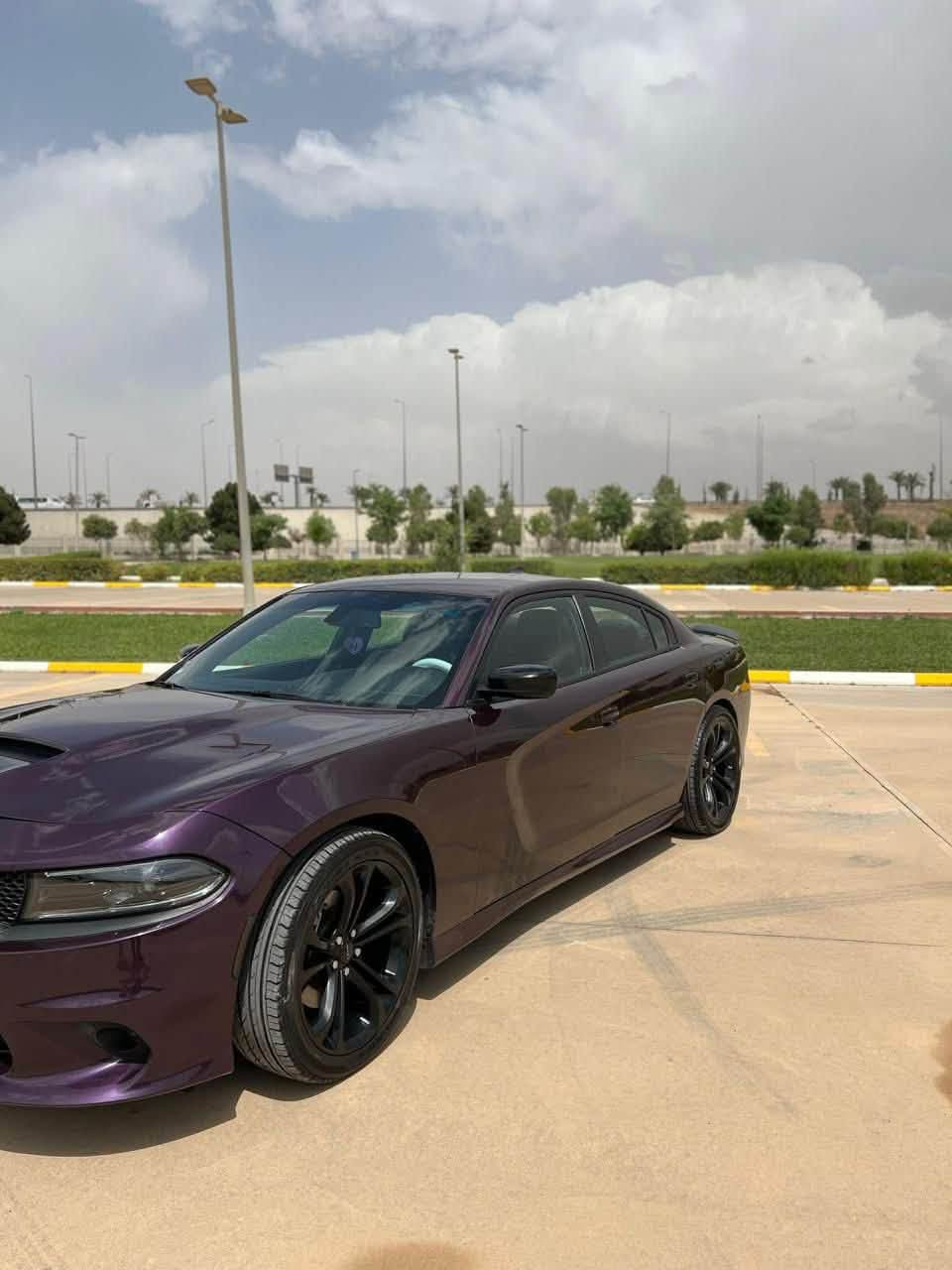 جارجر GT 2022
لون مميز بنفسجي.

رقم بغداد بأسمي.

سياره كامله مابيها اي نقص 

ماشيه الف كيلو140

السعر160$
نضام سوبر تراك باك
للتواصل ***********

صور الحادث خاص
