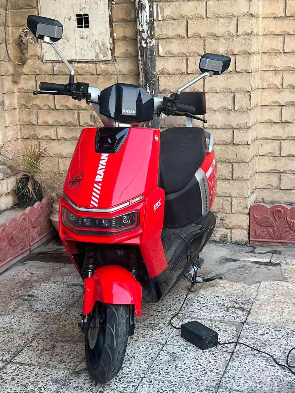 دراجه شحن نوع ريان موديل 26 تحتوي على 6 بطاريات استخدام قليل الملف 2000 حجم الويل 12 نظام البك والبارك بصمات 2 سويج 2 الشاحنه الاصليه السعر 750 وبي مجال قليل العنوان بغداد  ***********

