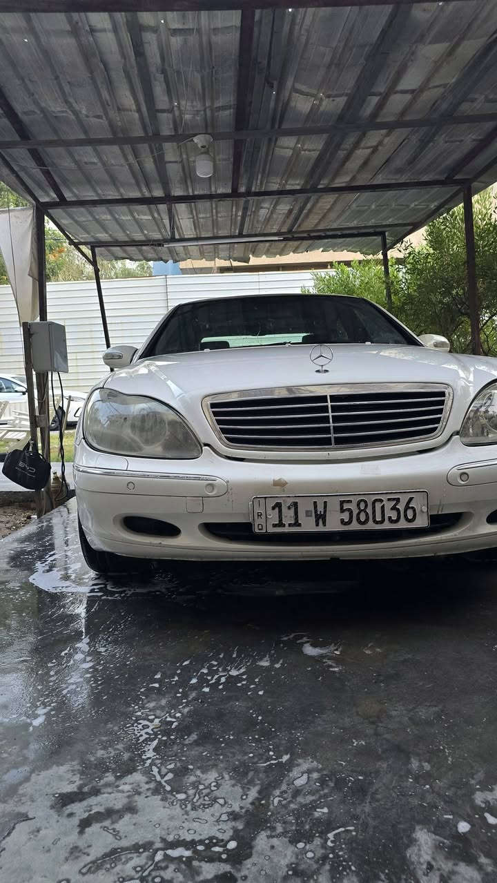 السلام عليكم
 مارسيدس غواصS500
 موديل 2000 
كشنات كهرباء زائد تدفئه تبريد 
خزن ثلاث وضعيات
 تجاوي خلفيه كهرباء
 كروز سرعه وقفل سرعه
 حساس مطر 
مانع انزلاق
 سلايت روف
 تدفئه تبريد
 صدر امامى خلفي جديد 
محوره من جوبلس الى دبل 
داخل نضافه ٨٨٪
 كير مكينه مكفولات
 رقم انكليزي دولي جديد
باقى موصفات غواص معروفه
السعر 125 ورقه
 الرقم ***********/
 بغداد تحويل مباشر
