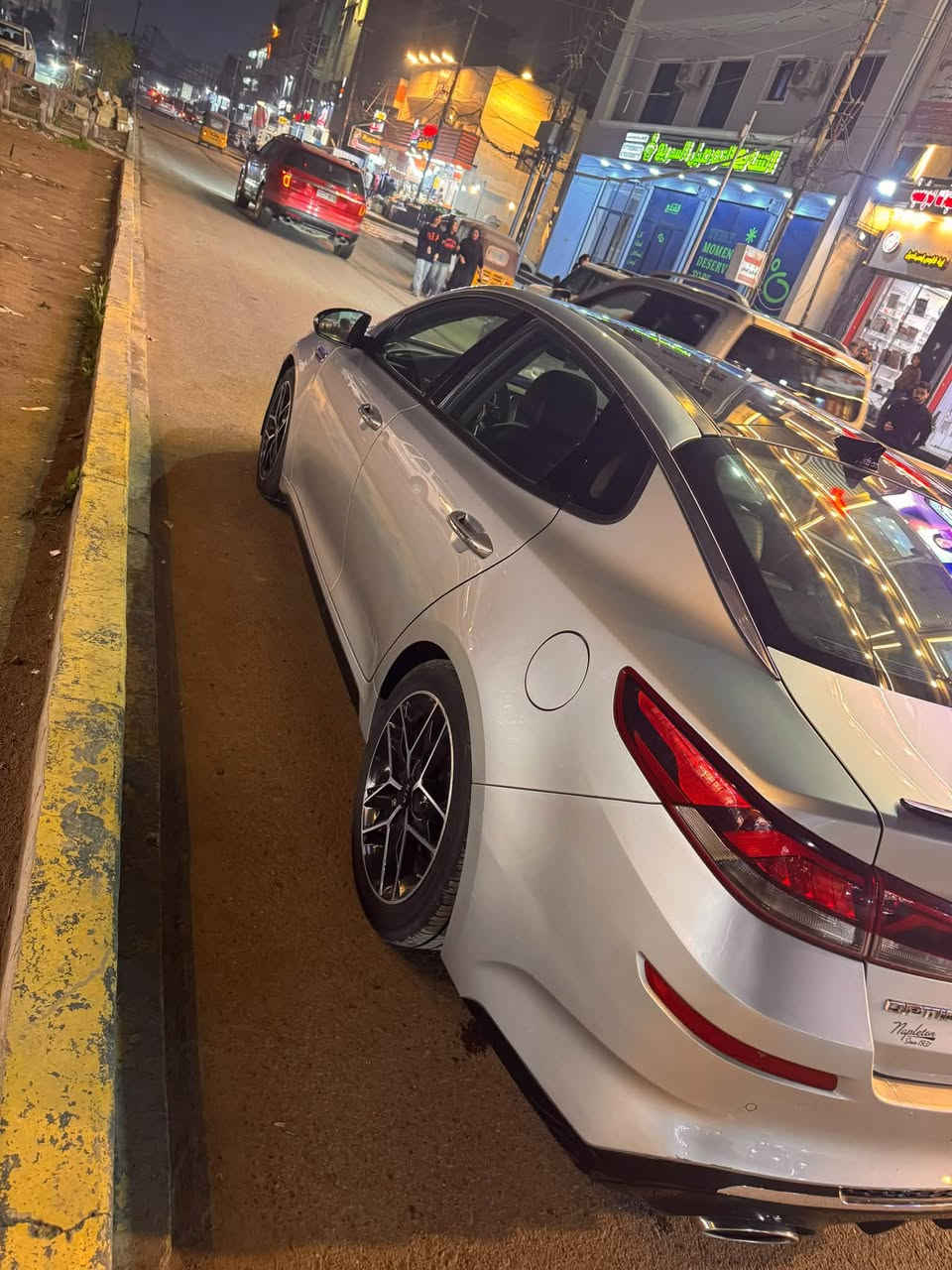 كيا اوبتما LX فول للاخير 2020 وارد أمريكي
🔹 العداد: 84 ألف ميل
🔹 بانوراما
🔹  بصمة 
🔹 حساسات النقطة العمياء 
🔹 كشنات جلد
🔹 كشنات تدفئة
🔹 تحكم كهربائي بمقعد السائق
🔹 حساسات أمامية وخلفية
🔹 كاميرا خلفية
🔹 تحديد مسار
🔹 تنبيه الخروج عن المسار
🔹 تنبيه التصادم الأمامي
🔹 فرامل طوارئ تلقائية
🔹 قيادة ذاتية
🔹 شاشة كبيرة

حداديه نص عمر 
هزه منتهيه بشهر ال 6
150 وبيها مجال 
مكان السيارة بغداد ساحة الميدان 
***********
