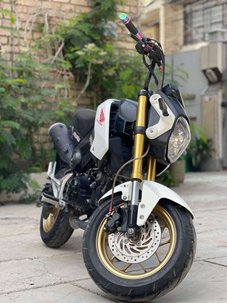 سلام عليكم
دراجه هوندا كروم 
مكينه 125cc
الدراجه مكينه مفتوحه 
نضافت كفراتهة 80/100 
سعر مليون وربع وبيها مجال 
العنوان بغداد الحسينيه 
للستفسار ***********
