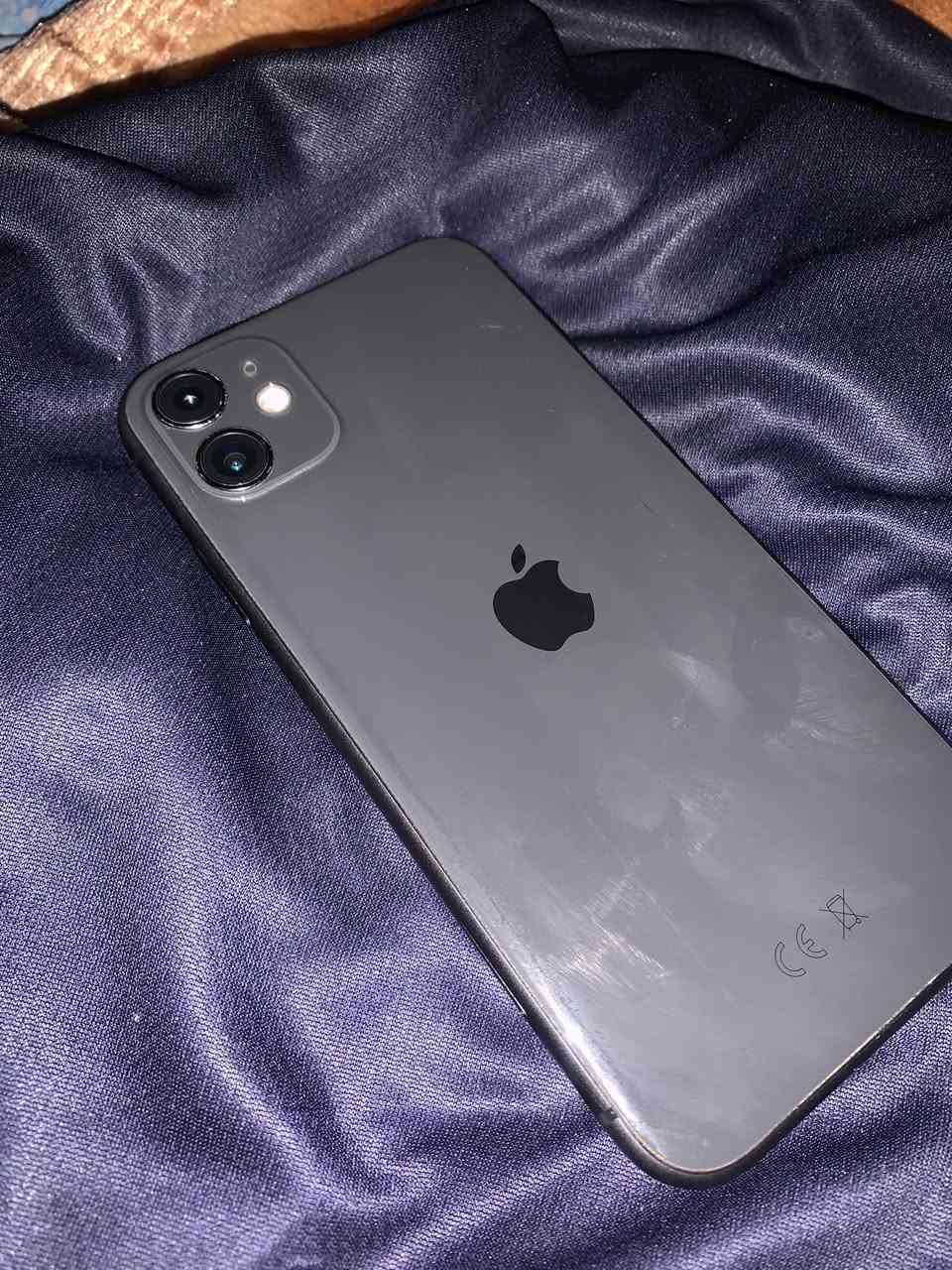 ايفون ١١ • ١٢٨ • بطارية ٧٤