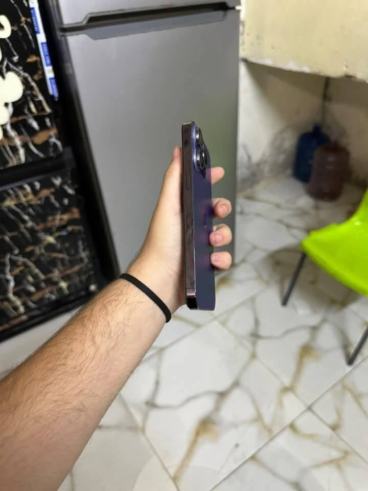 سلام عليكم 📱
> للبيع 14 Pro Max
>
> المواصفات:
> • الذاكرة: 256GB
> • البطارية: 100% مستبدلة جديدة
> • اللون: بنفسجي Deep Purple مبدل ضهر وبيه فطر كلش صغير ممبين 
> •  ، الشاشة مبدلة نوعية ممتازة (3 خيارات)
> • النسخة: شرق أوسط ماستر AAA
> • الجهاز مكفول شغال 100%: اتصال، سيم كارت، فيس ايدي، كاميرات، واي فاي ✅
>
> السعر: 550 الف وبيه مجال بسيط
> يرهم بيع ومراوس

> العنوان: بغداد 
> واتساب: ***********
> تجي تفحص براحتك
