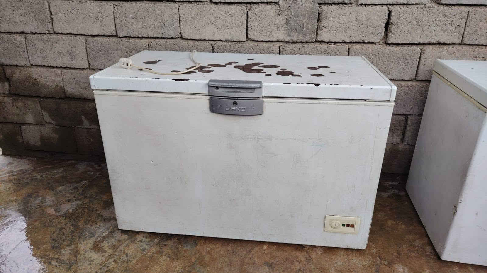 غرفه تركي بدون ضرر سعر 300تخم ديوان حاطه 18مقعد 350قفل مجمده 225 شراي يتصل وكو توصيل ***********
