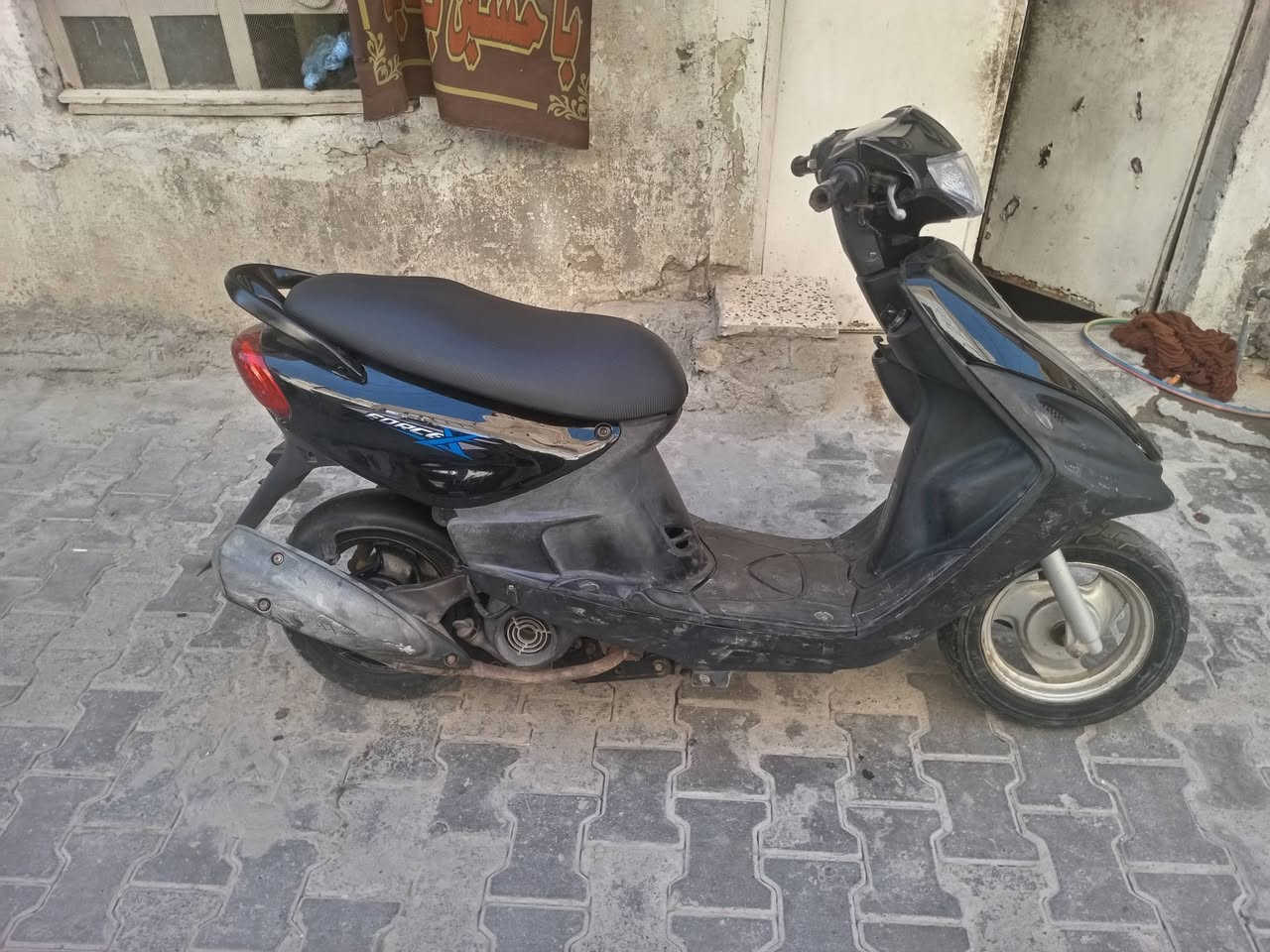 سلام عليكم دراجه ماكس للبيع مقفوله كفاله عامه عنوان الزعفرانيه سعر ٤٥٠ رقمي ***********
