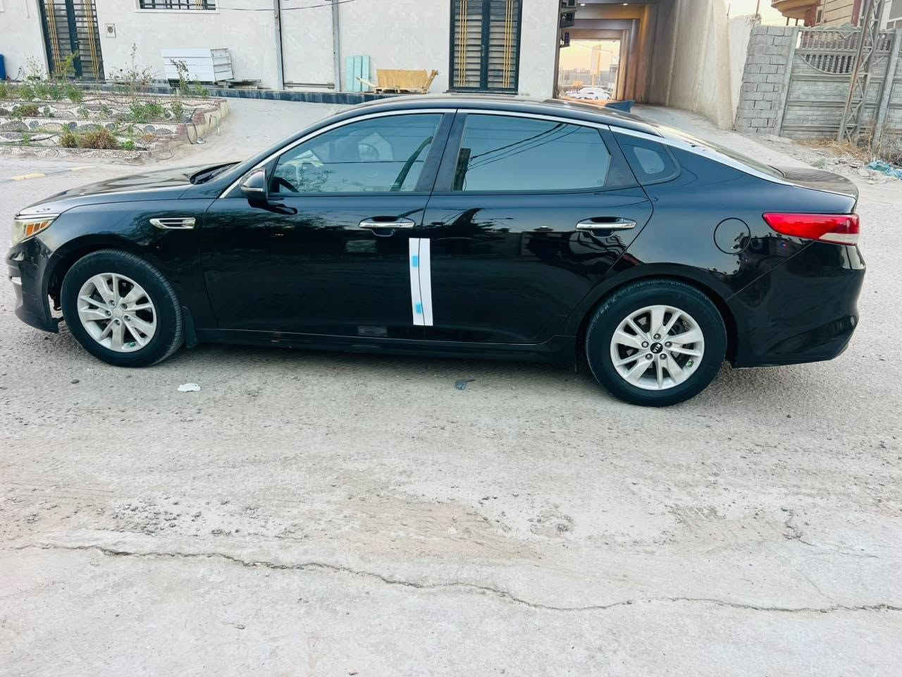 السلام عليكم
السلام عليكم كيا اوبتما موديل 18
امريكي حادثه مرفق بالمنشور وسونار  كذلك قبق صندوق فقط 
بدون ايرباك 
بجم كبس ليبل واحد السياره كله 
رقم بغداد الدولي 
مكينه ٢٤٠٠ JDi
سياره وضع شركه كله جديد مابيه كل نقص 
لون اسود طافي ملكي  
السعر ١١١ $ ورقه سعر بلاش 
مكاني بابل حله 
***********
