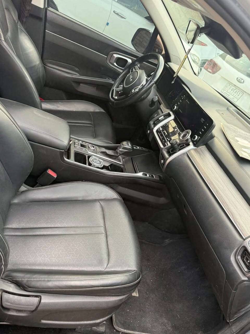 🚘✨ للبيع كيا سورينتو 2022 ✨🚘

السيارة وارد أمريكي، نظيفة ومرتبة وجاهزة للاستخدام✅

🔹 المعلومات الأساسية:

▪️ الموديل: كيا سورينتو 2022
▪️ المحرك: 2.5 بنزين – 4 سلندر تيربو 
▪️ الدفع: رباعي AWD
▪️ اللون: سمنت
▪️ المقاعد: جلد – 7 راكب
▪️ حادثها بچم
▪️ الرقم: بغداد خصوصي

⭐ المواصفات:

✅ سقف بانوراما
✅ 3 صفوف مقاعد
✅ مقاعد كهربائية ومدفأة
✅ شاشة وبصمة ومفتاح ذكي
✅ تشغيل عن بُعد
✅ كاميرا خلفية وحساسات
✅ رادار ومراقبة النقطة العمياء
✅ مثبت سرعة
✅ تحذير مغادرة المسار
✅ نظام صوت Bose
✅ تكييف أوتوماتيك
✅ مصابيح LED وكشافات ضباب
✅ مانع انزلاق وثبات إلكتروني
✅ فرامل توقف إلكترونية
✅ حساسات ضغط الإطارات
✅ أوضاع قيادة متعددة
✅ تحكم بالنزول من المنحدرات
✅ تحكم صوتي ونظام حماية من السرقة وحماية الاطفال

📍 الموقع: بغداد
💰 السعر: [180] وقابل للتفاوض 
📞 للاتصال: ‭ ‭***********‬
