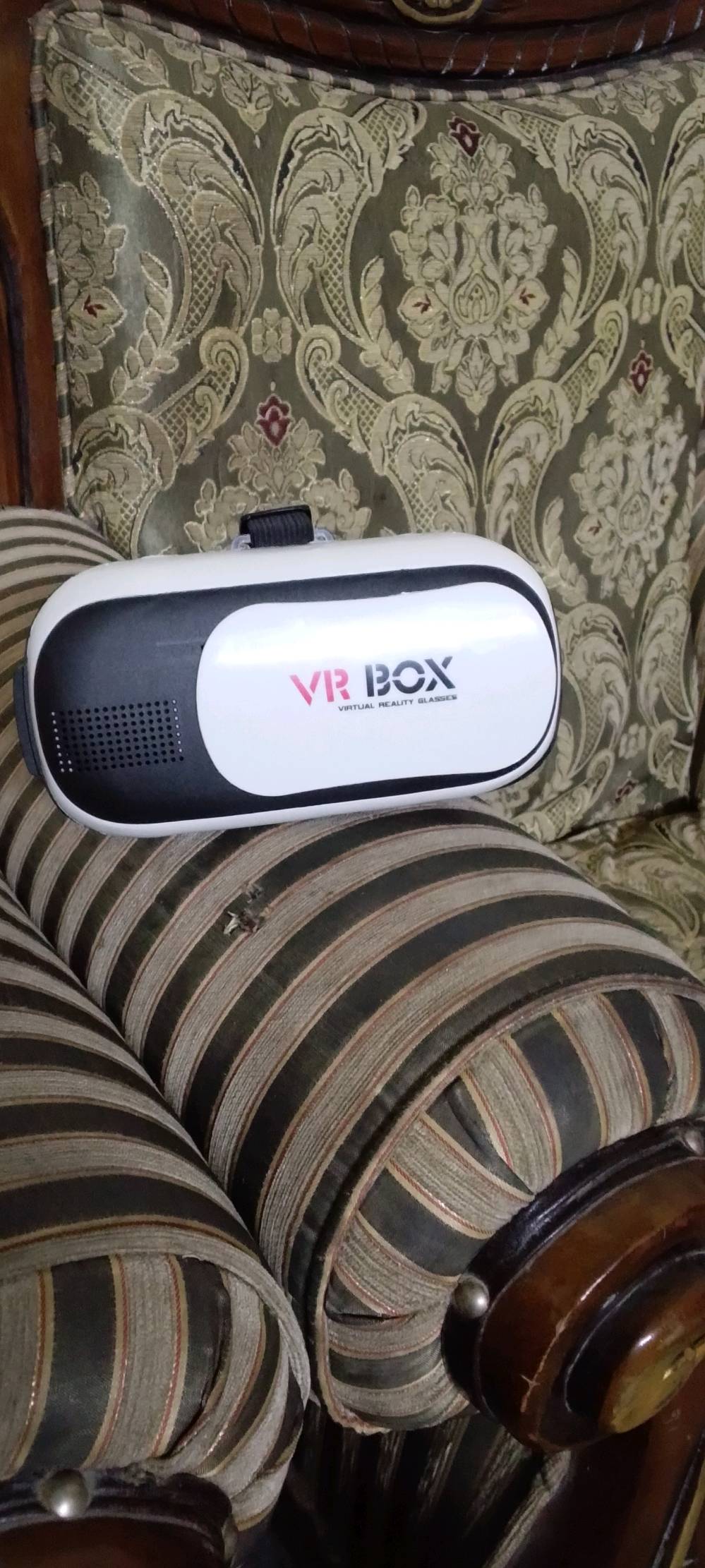 السعر 15 العنوان شماعيه حي أكد VR  BOX