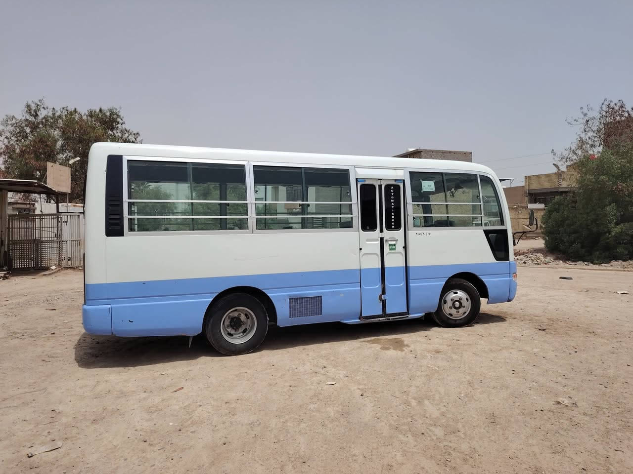 كوستر نيسان ٢٠٠٢ للبيع  سياره فقط بيها لازرك مصبوغ اثر جراد والباقي كفاله عامه كير محرك اكسل تايرات جوبلس المامي سياره نظيفه مامتعوبه مال خط طلاب فقط
وسياره خطها اسكان علاوي مال عبريه
السعر 128ورقه
شرط تحويل 
الاستفسار ***********
 ***********
