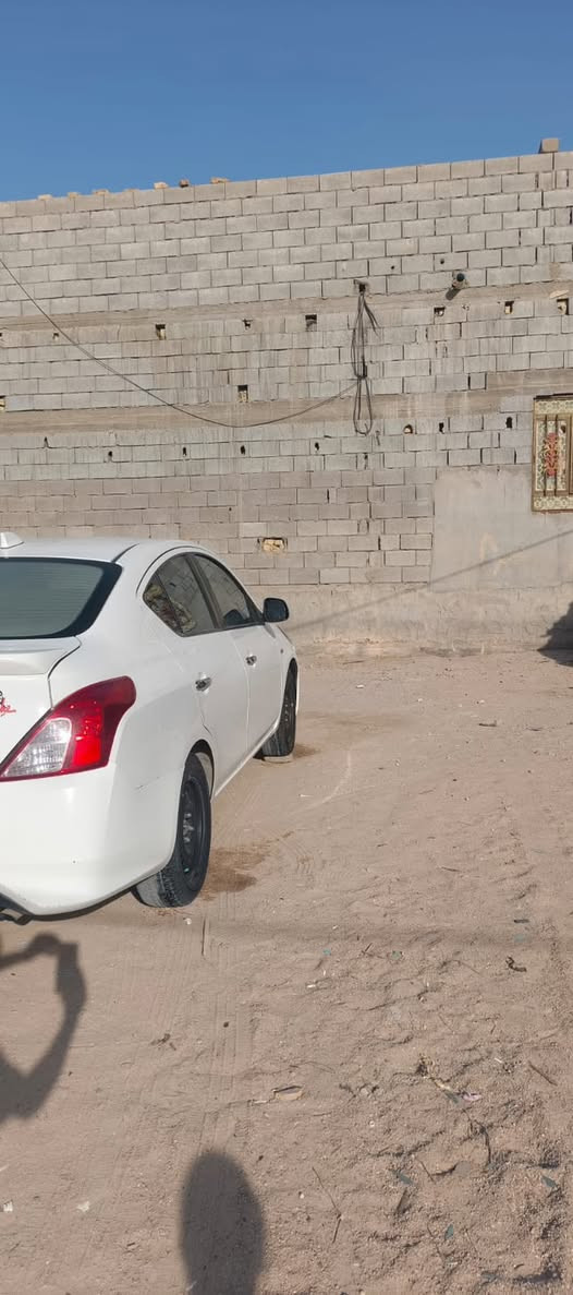 السلام عليكم
سياره نيسان سني مديل 2024 سياره نوع هندي ام البليته الزركه سياره كير و مكينه وتبريد كفاله تبديل باب خلف السائق شويه رصعه بلمدكر الخلفي السعر 112ورقه بيه مجال قليل المكان البصره الزبير ….***********

