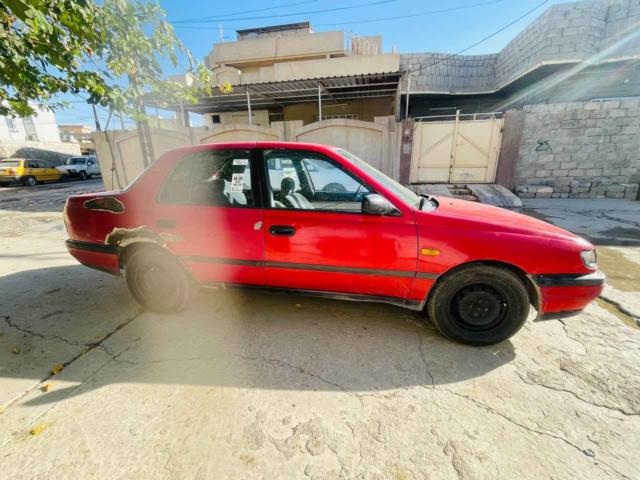 نيسان صني موديل 92 

كير ومحرك شرط 
طخم نظيف 
طخم تايات جديد 
وايرمنيه شغاله 
دوشمه جديده 
سستم سماعات+مسجل جديد 
داخله حداديه 
رقم مشروع وطني ألماني 
شرط التحويل 
السعر 26 وبيها مجال قليل 
*********** بي واتساب 
ترهم معارض

