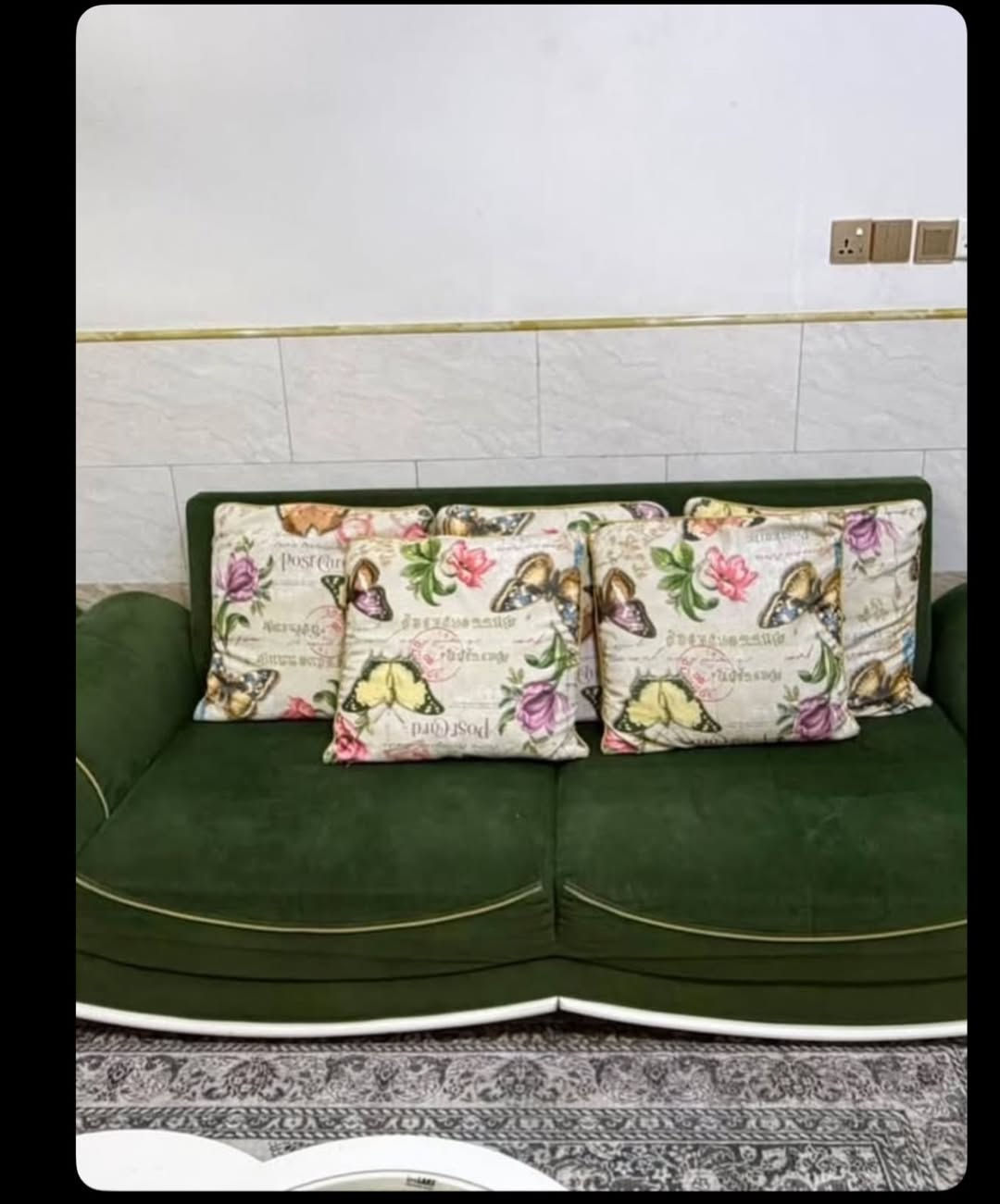كنب • طاولة وسطية • طقم