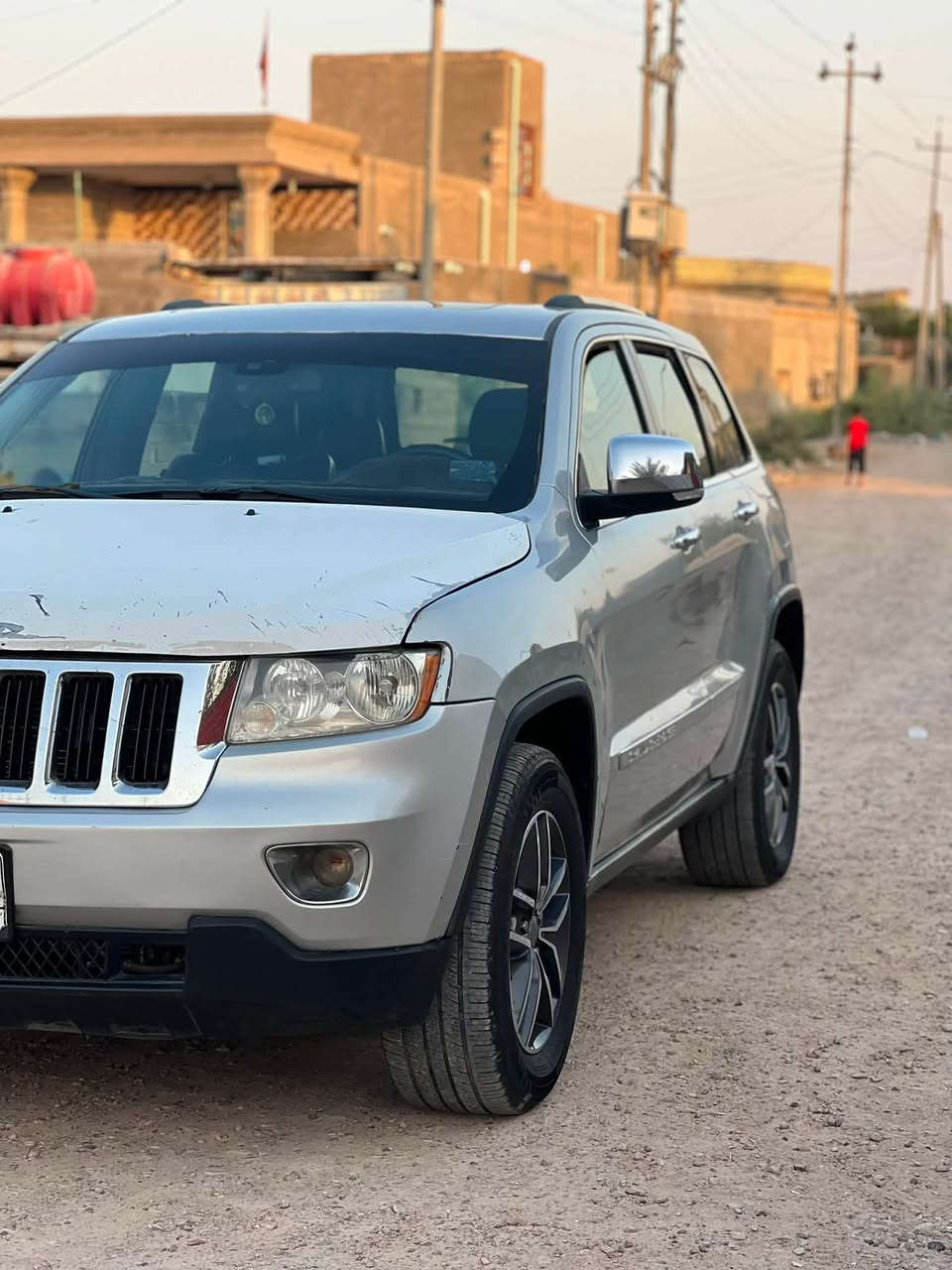 للبيع جيب لاريدو موديل 12 سياره فول 1 /1 ويل 18  حادثه جاملغ وبنيد  سياره مكينه وكير وتبريد جاهزه السعر 147 بيه مجال مكاني ذي قار مراوس عادي   ***********
***********
