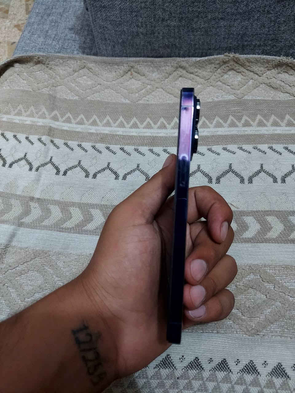 سلام عليكم للبيع ايفون 14برو ماكس جهاز كلش حلو ونضيف ذاكره ٢٥٦بطاريه ٧٩ شحنه مرتب جهاز مكفول مبدل فقط شاشه زينه ٣خيارت دقه ولمس فوللللل فيس ايدي شغال  وكامل رايده ب٦٧٥ وبي مجال مكاني نجف حي ميسان وهاذه رقمي ***********
