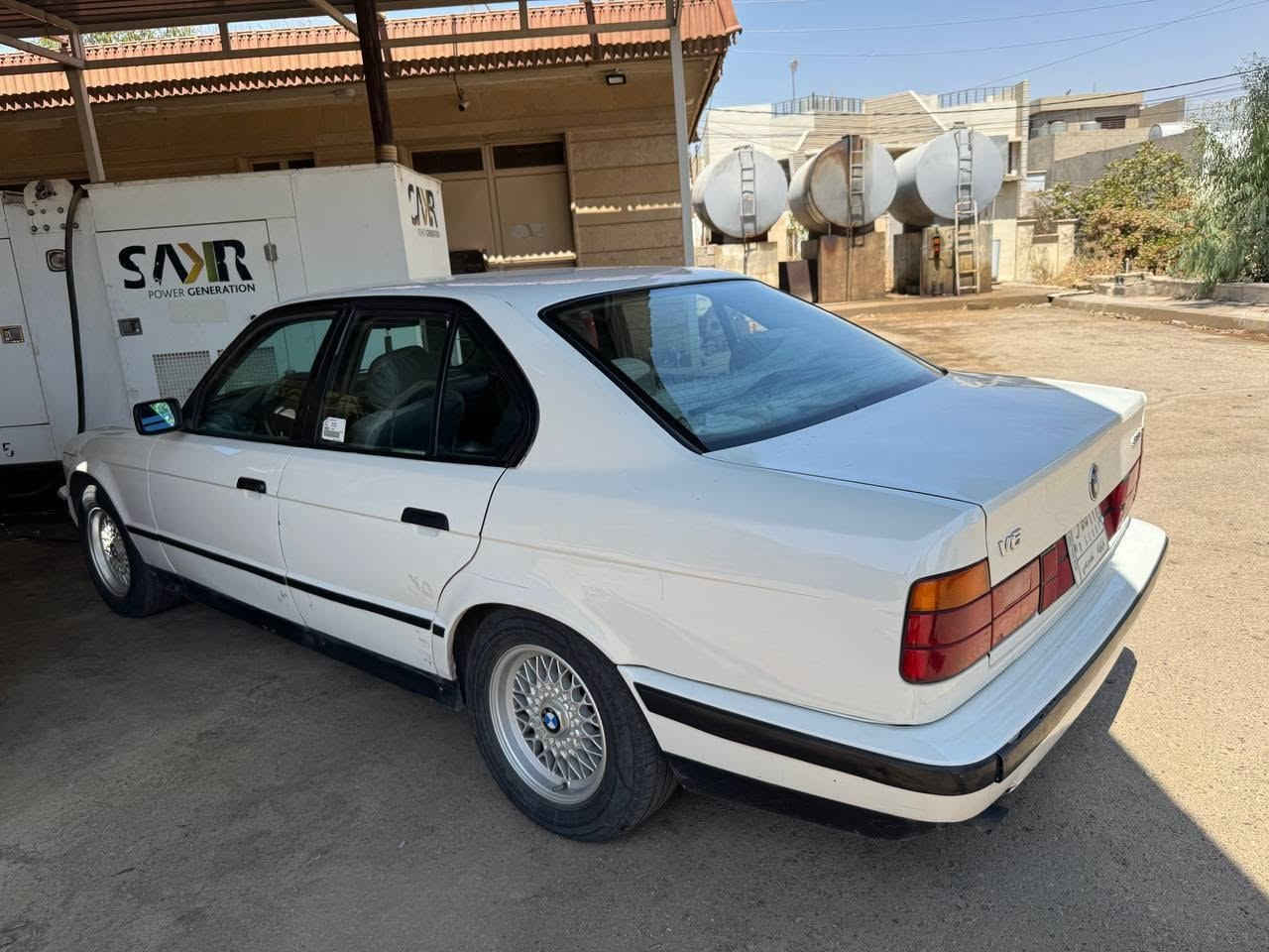 BMW 1991 
520
لون ابيض رقم كركوك مشروع وطني 
ورقة بنزين جاهزة 
گير و محرك مال بومة مبدل  محرك ستة سلندر حجم 28 بدون نواقص و مامفتوح و بدون خلل بشرط 
نظام ABS 
تبريد جاهز امامي خلفي 
جامات اربع اوتوماتيك 
صبغ حزام لون ابيض و داخلية لون رصاصي 
عنوان السيارة كركوك رحيم اوة 
للأستفسار الاتصال بالرقم  *********** كركوك, العراق
