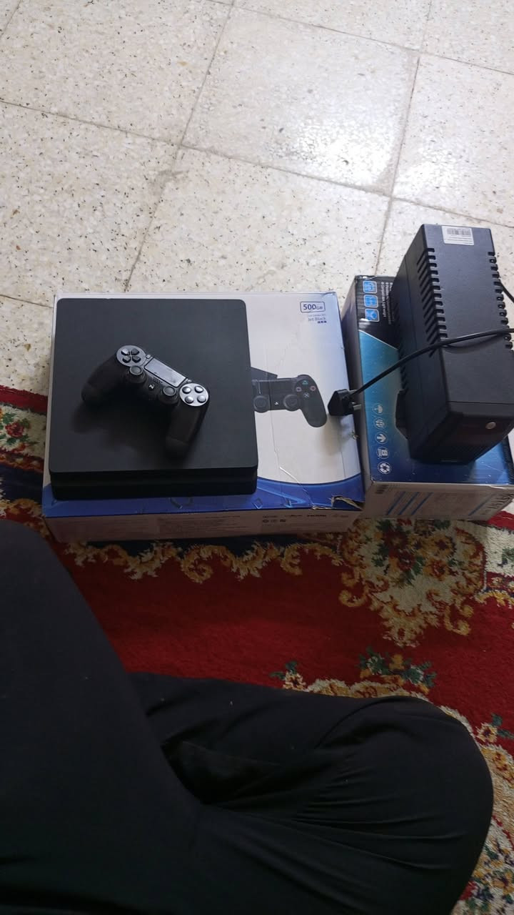 السلام عليكم بلي ستيشن فور سلم مهكر نضام 11 الجهاز لوك ستيكر جهاز كلش نضيف كامل ملحقاته ويا يده وحده اصليه ويا يوبيس سعر 500 وبي مجال قليل الرقم ***********
